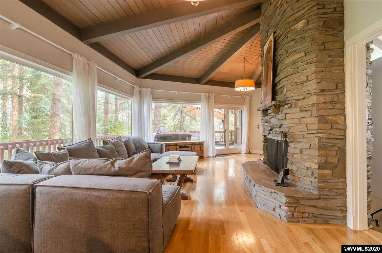 3331 NW Roosevelt Dr