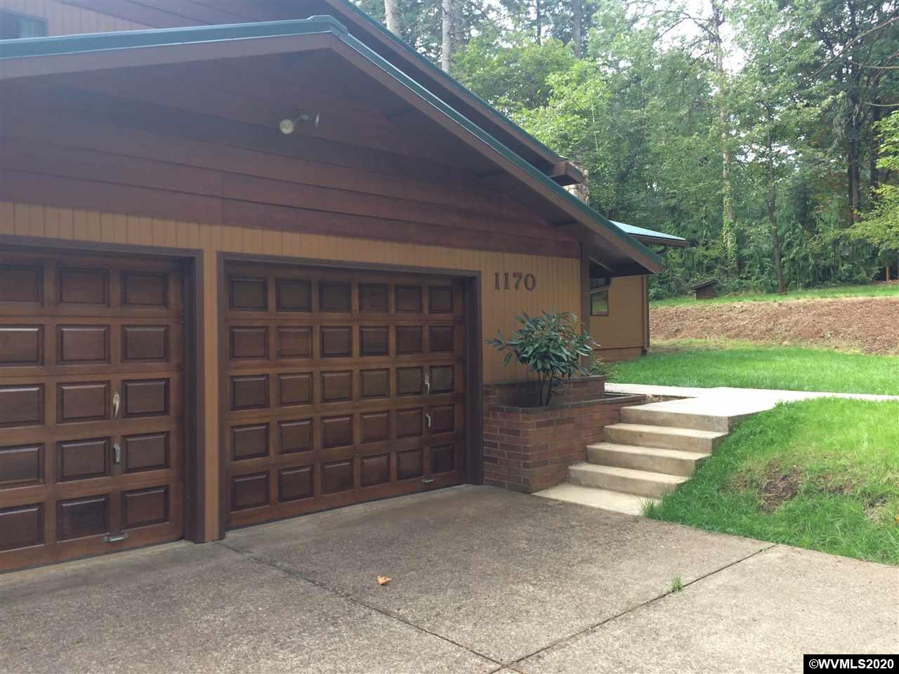 1170 NW Country Hills Dr