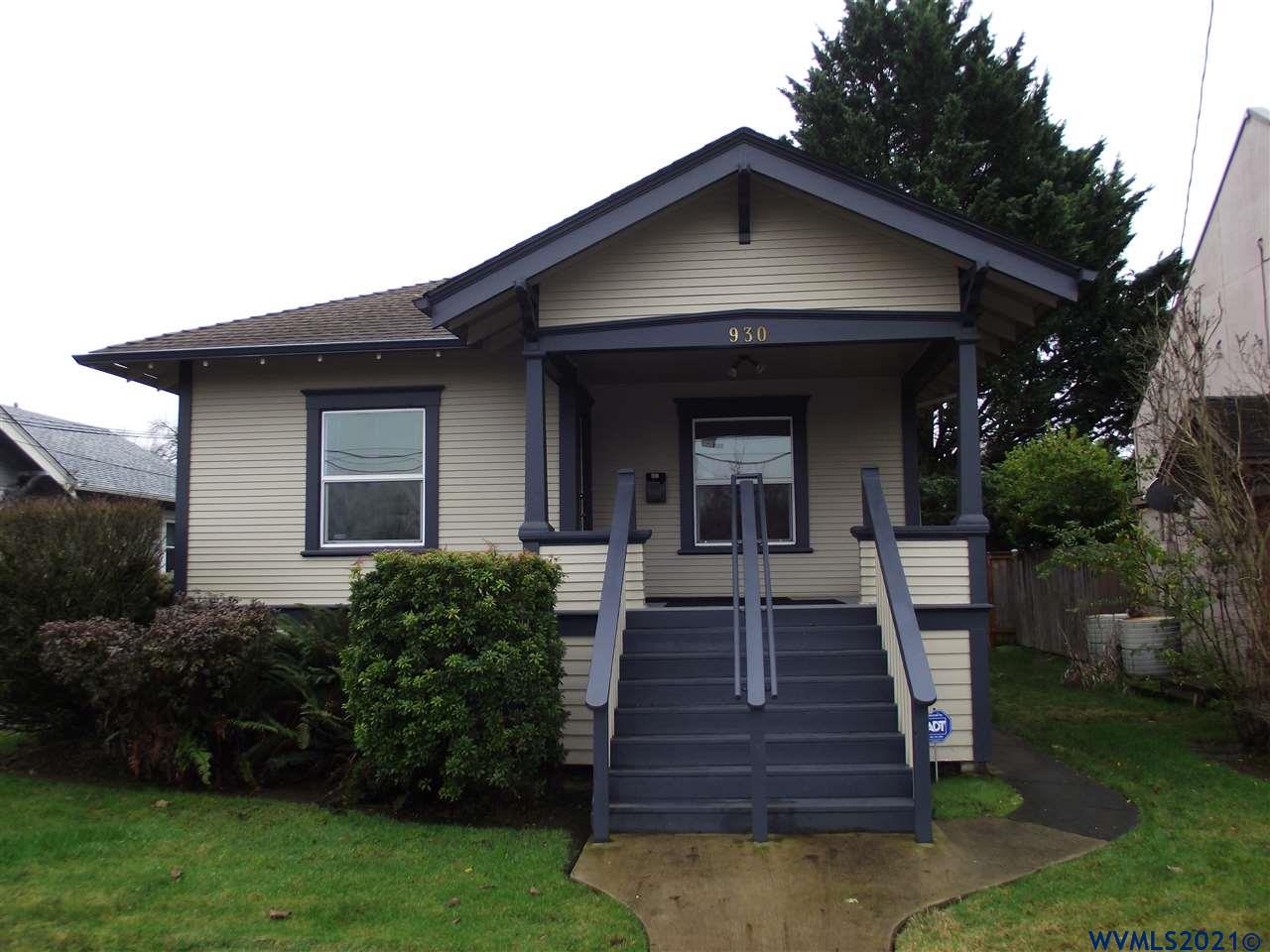 930 9th Av SW