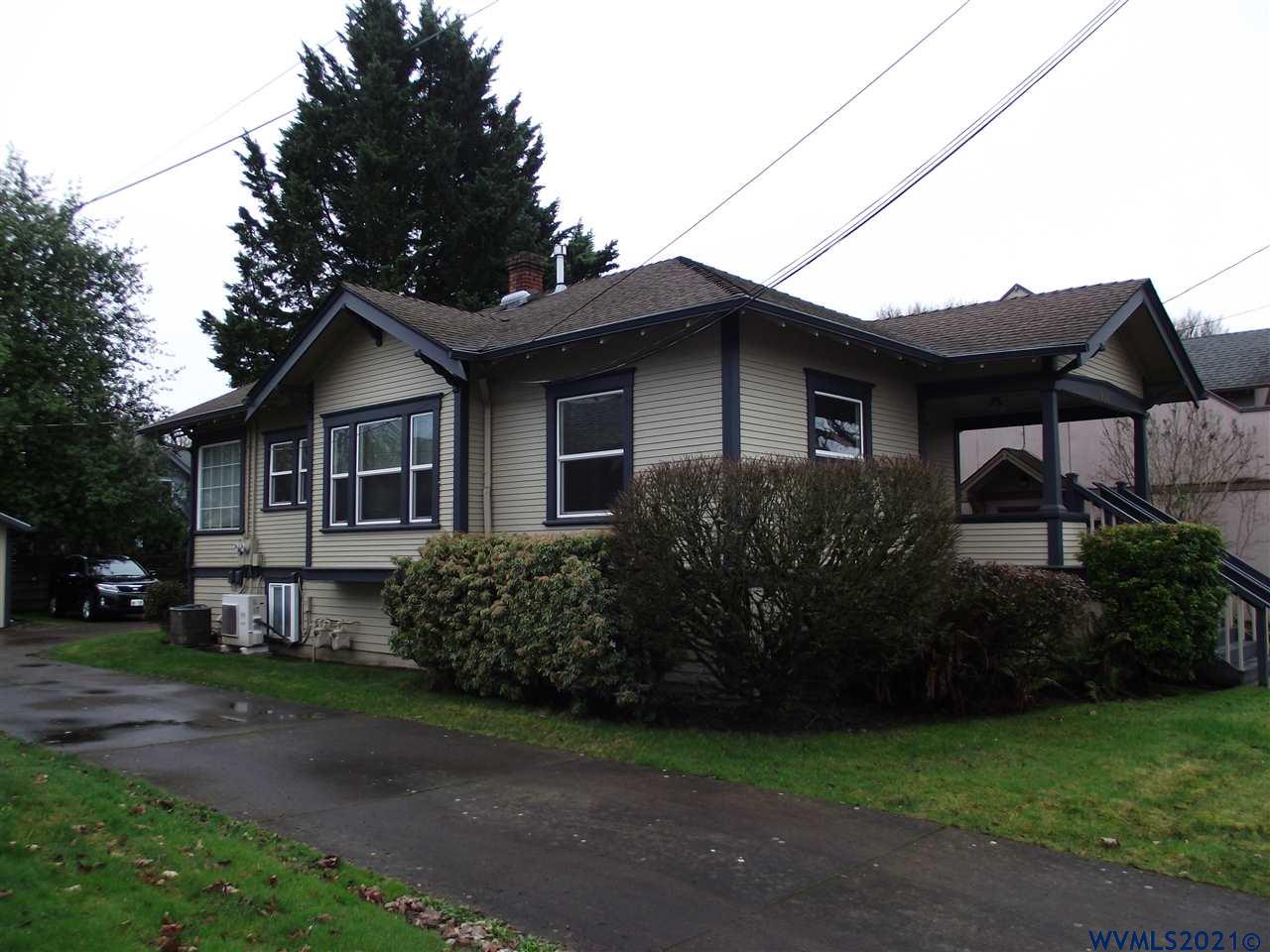930 9th Av SW