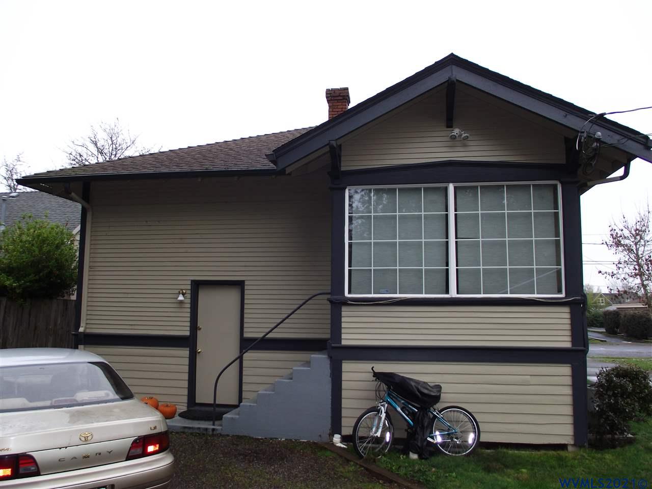 930 9th Av SW