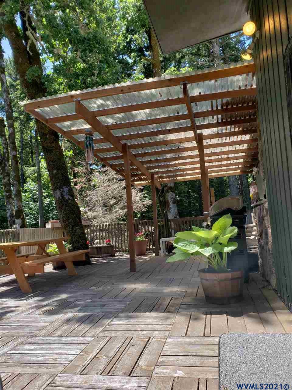 6050 NW Rosewood Dr