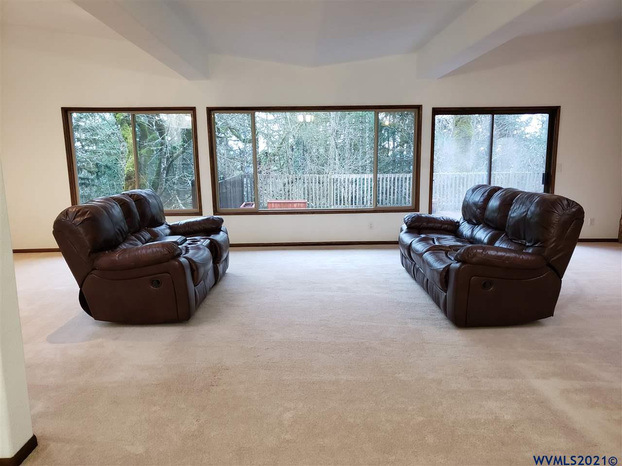 6050 NW Rosewood Dr