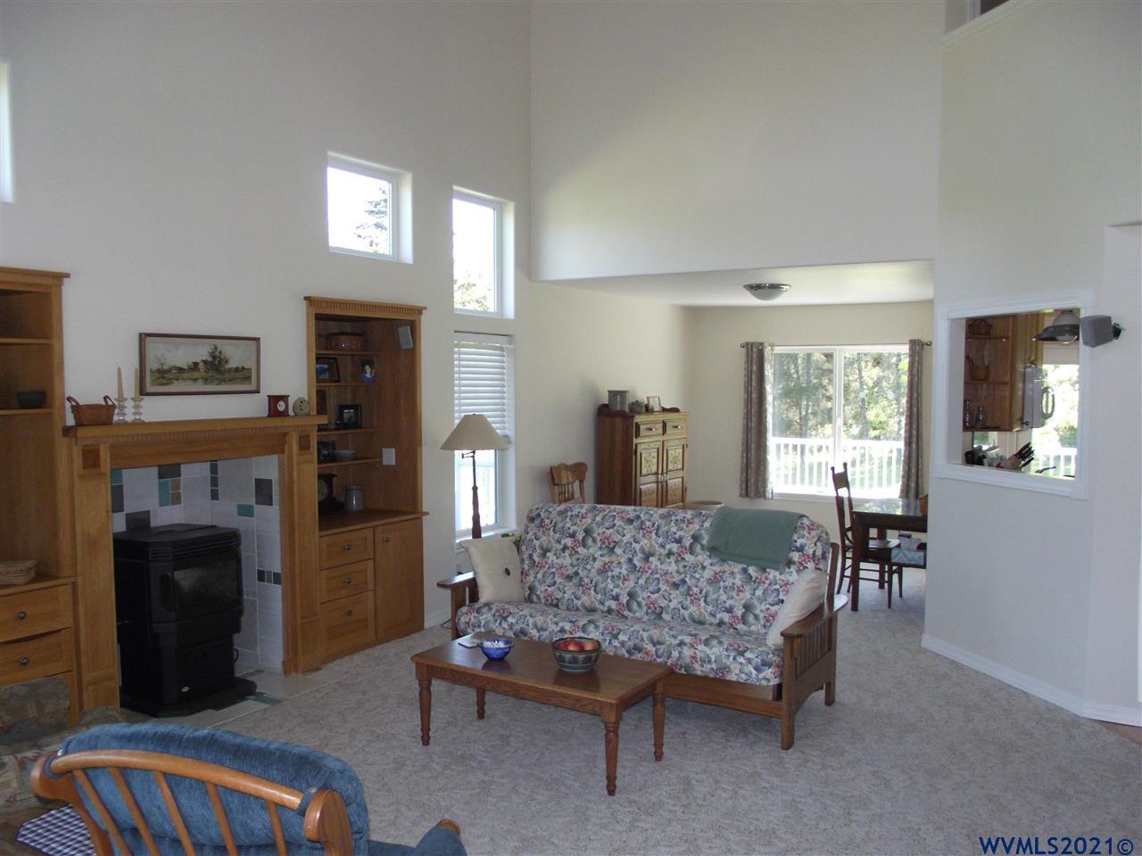 7610 NW Canyon Dr