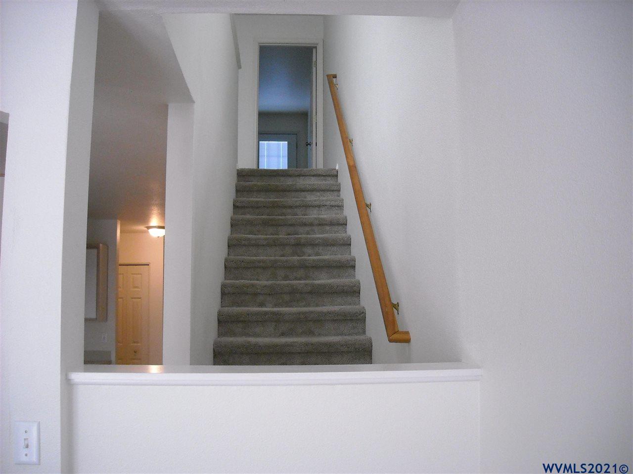 481 NE Conifer Bl