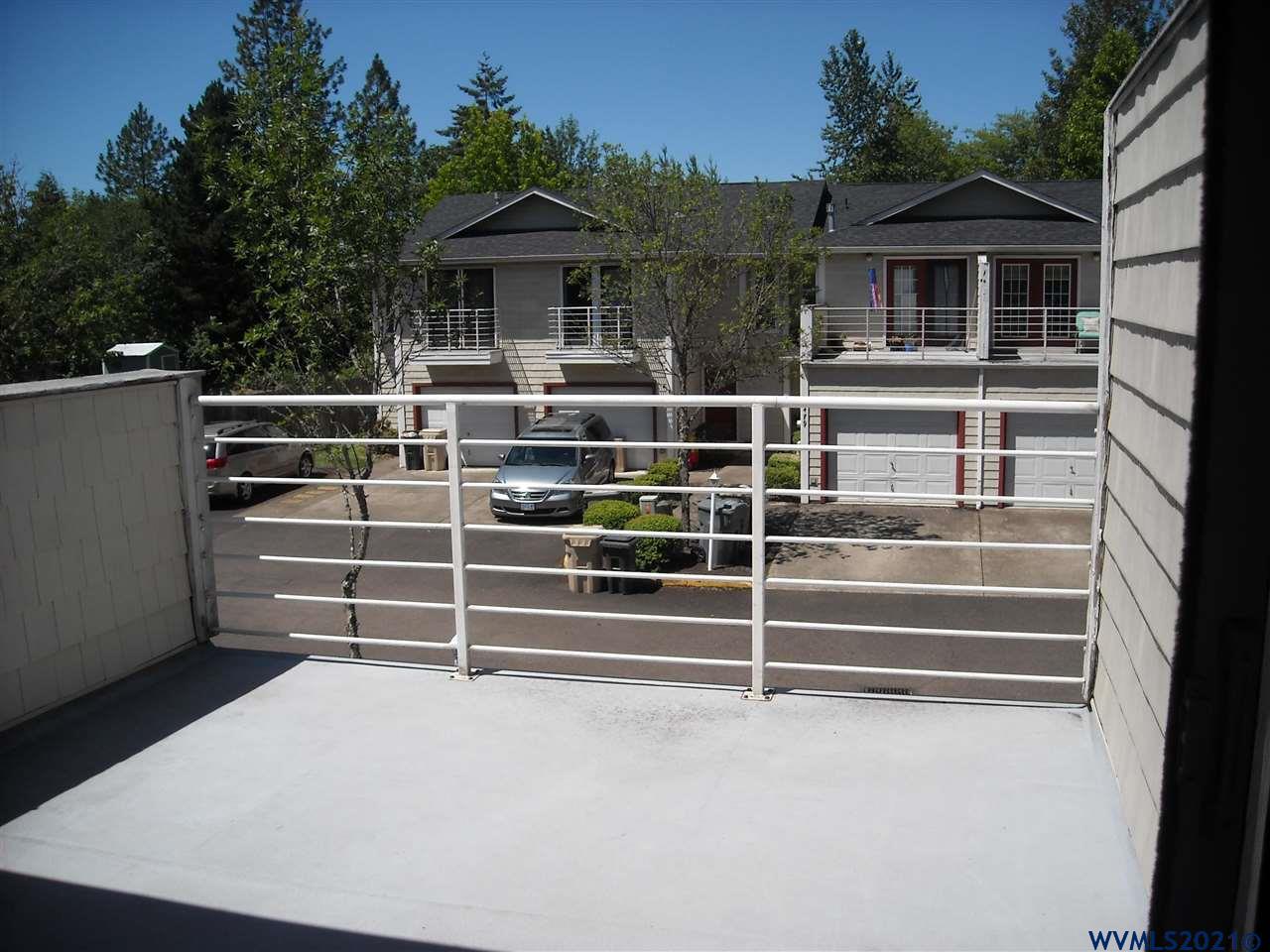 481 NE Conifer Bl