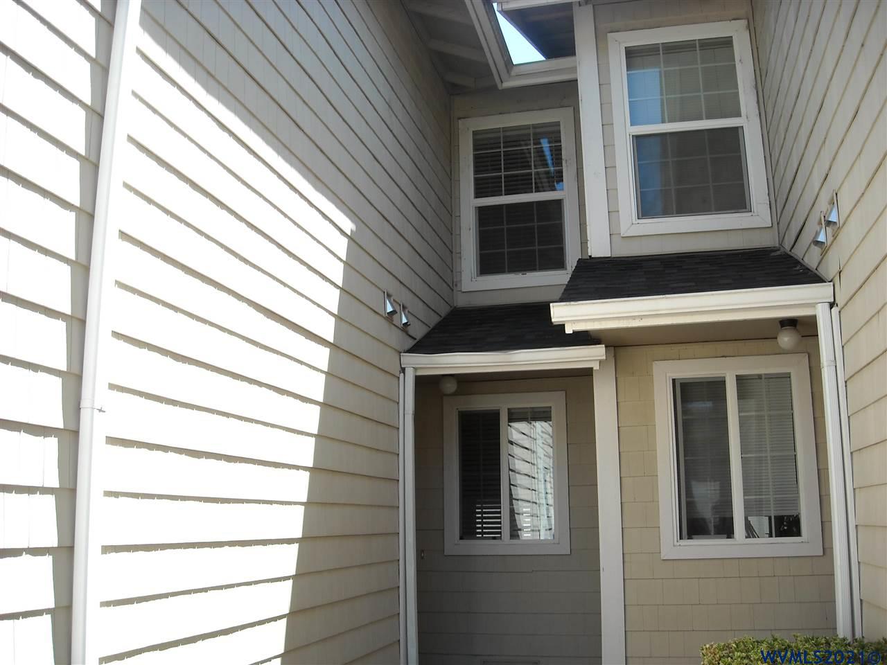 481 NE Conifer Bl