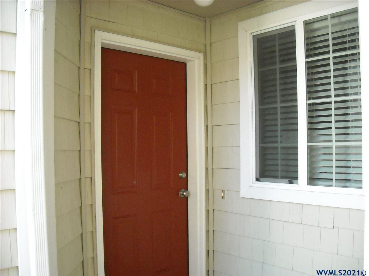 481 NE Conifer Bl