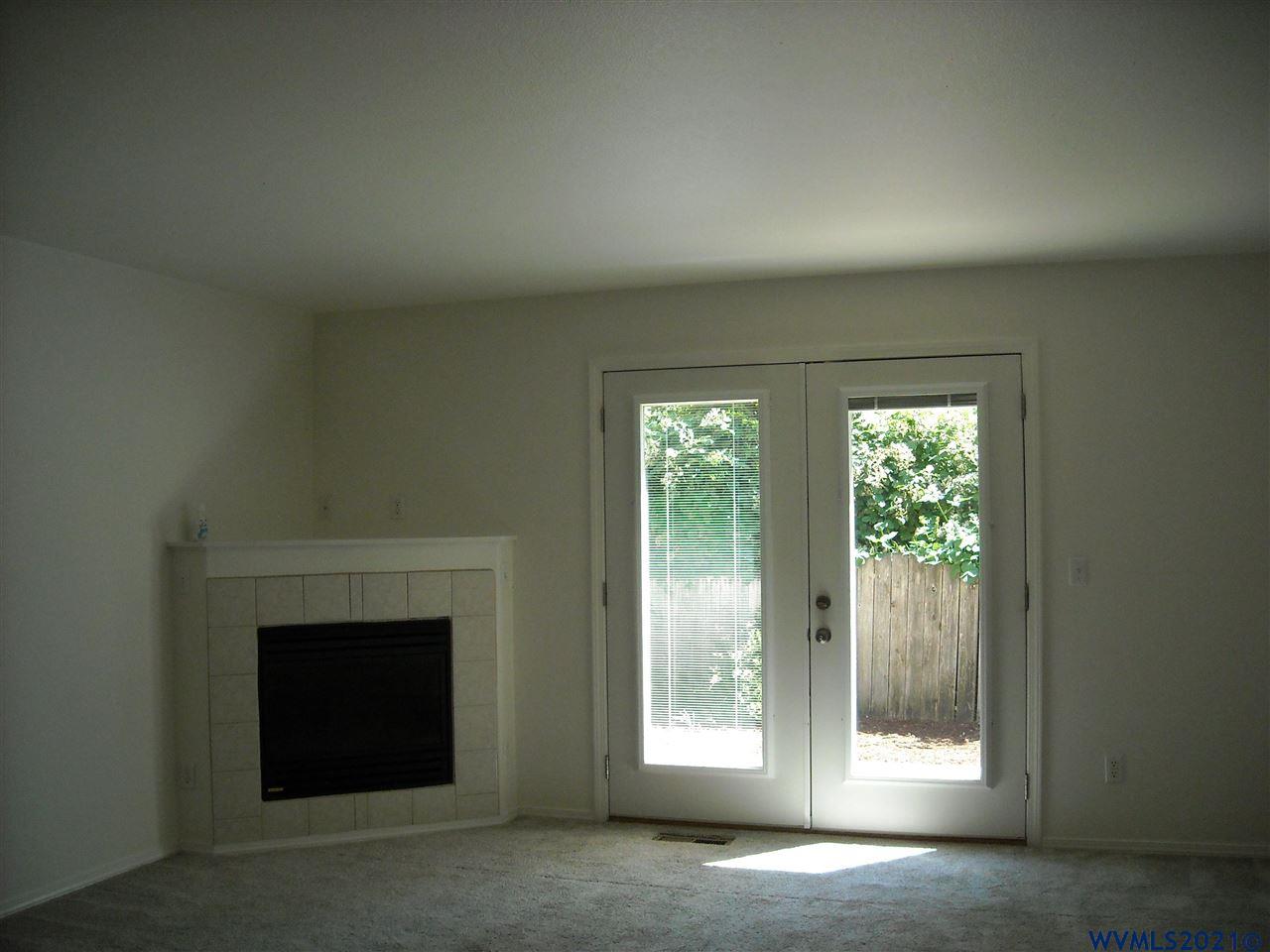 481 NE Conifer Bl