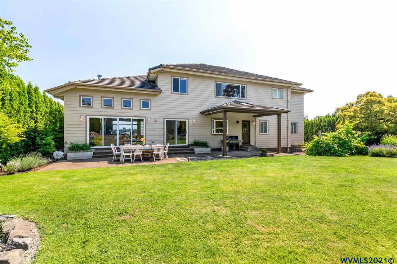 3358 NW Silktassel Dr