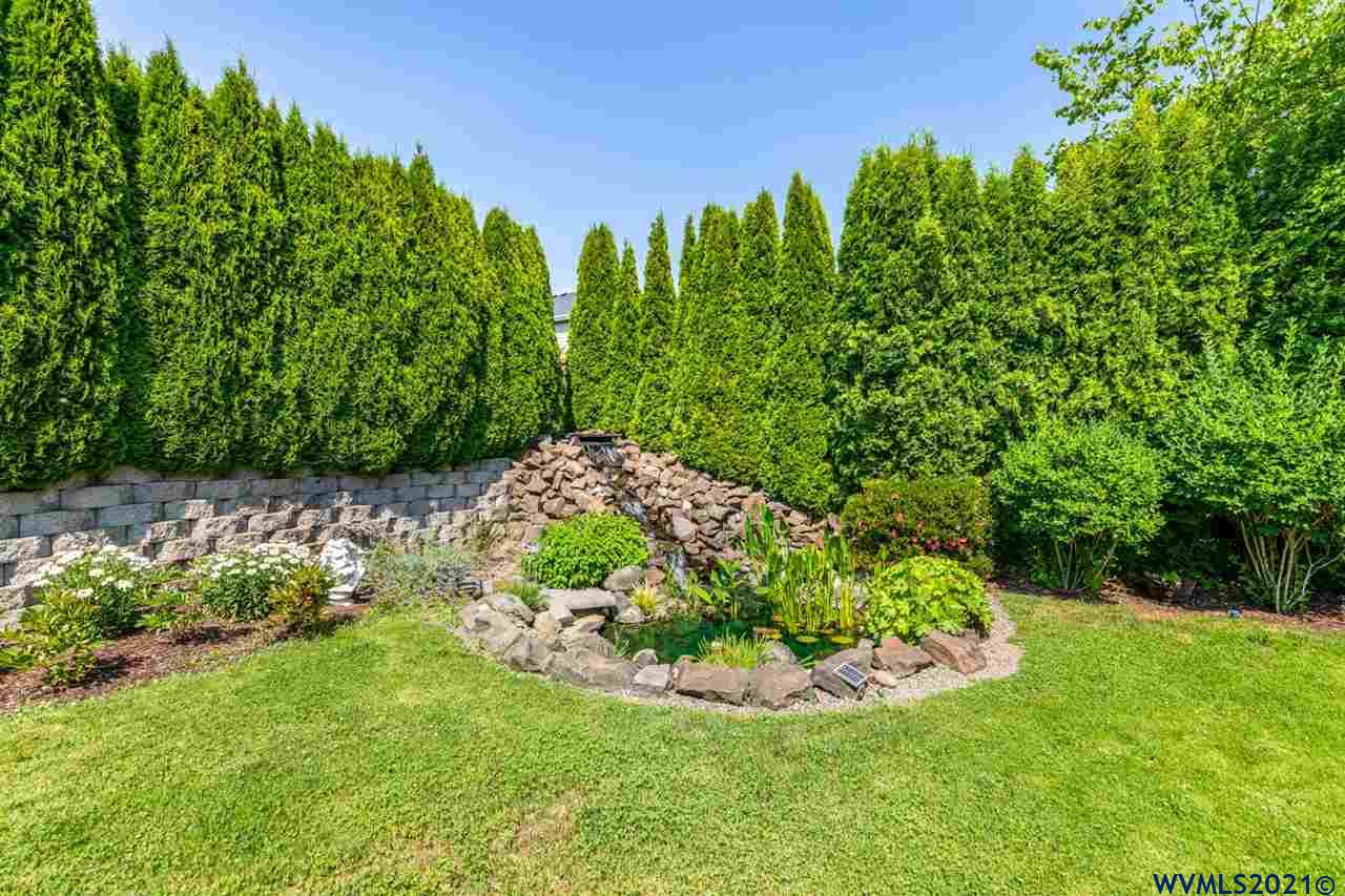3358 NW Silktassel Dr