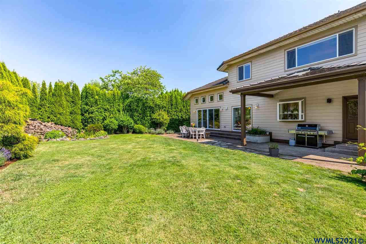 3358 NW Silktassel Dr