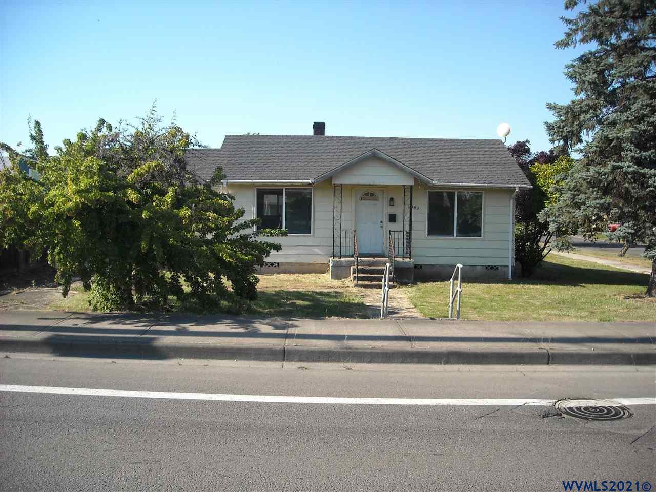 1543 Main St