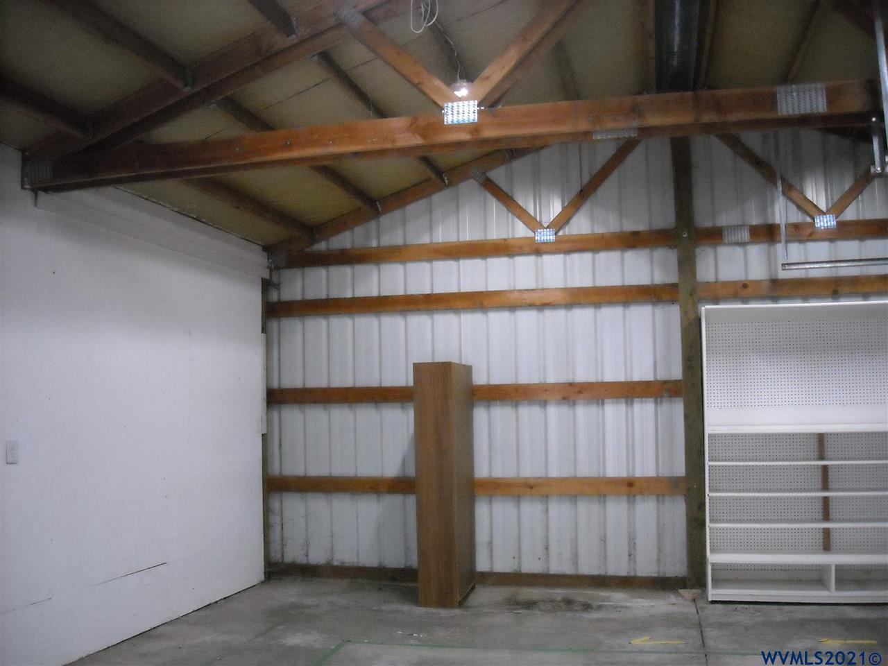1543 Main St