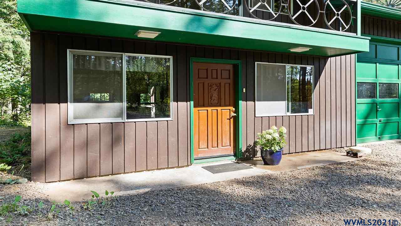 2260 NW Chinook Dr