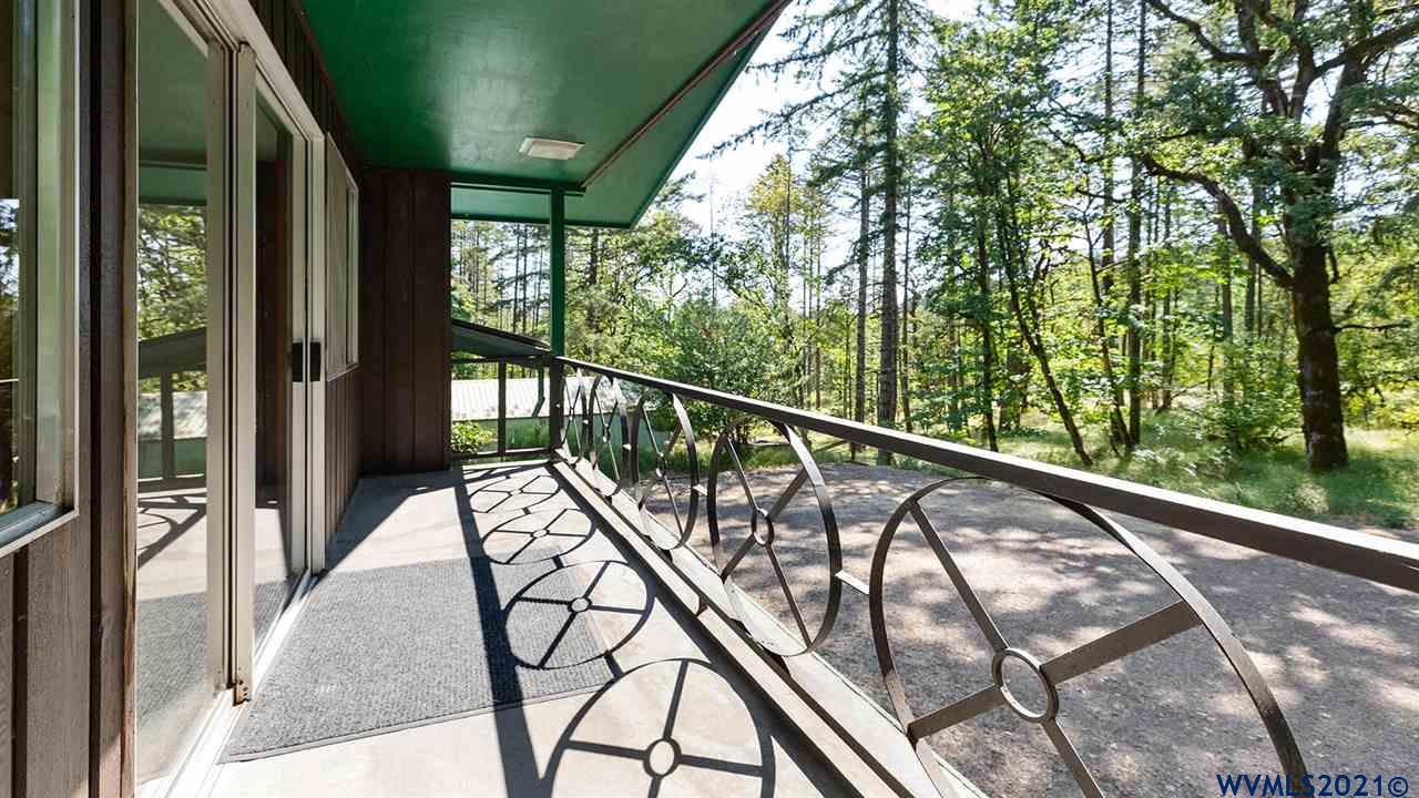 2260 NW Chinook Dr