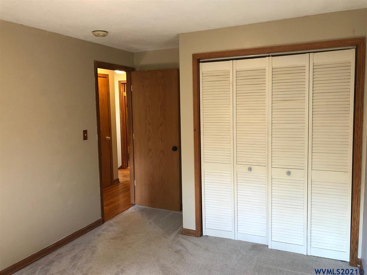 3650 NW Roosevelt Dr