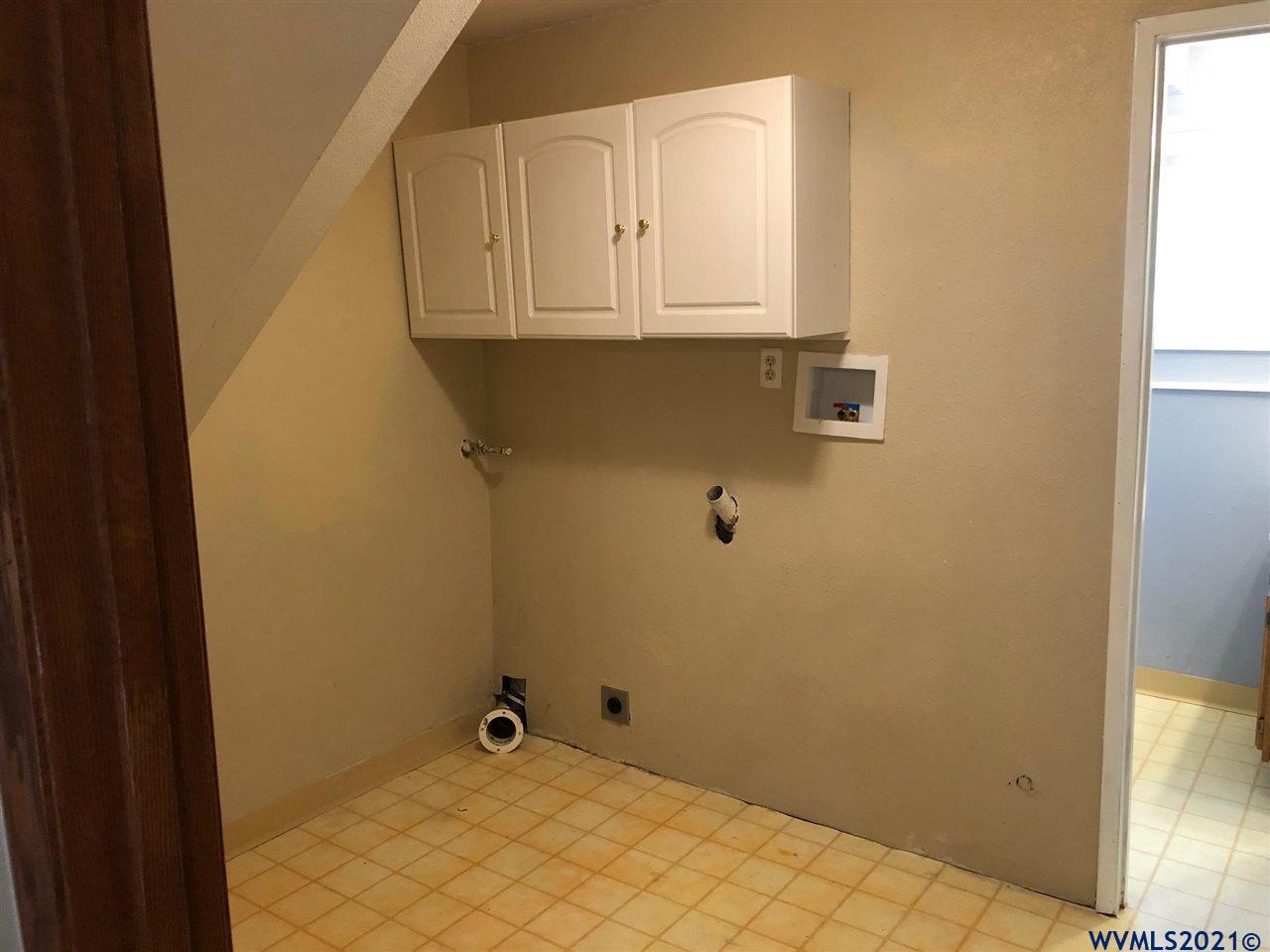 3650 NW Roosevelt Dr