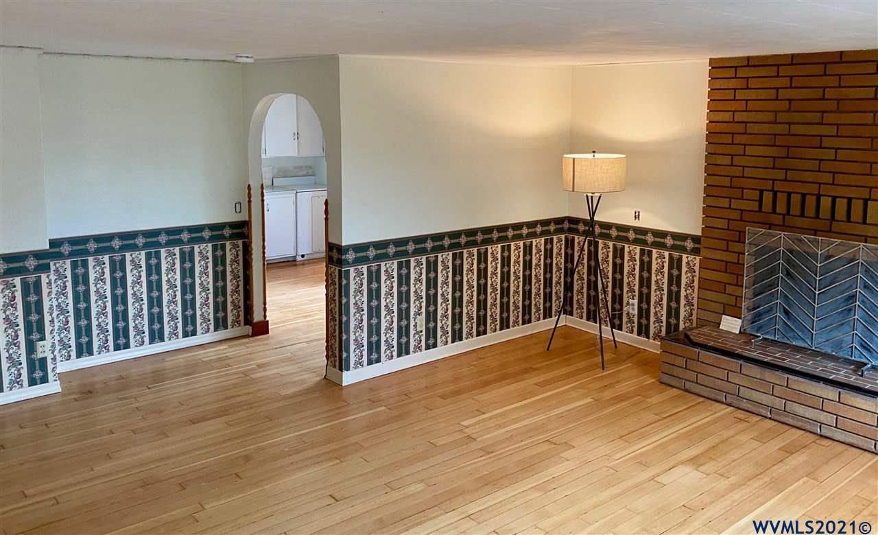 710 Central Av