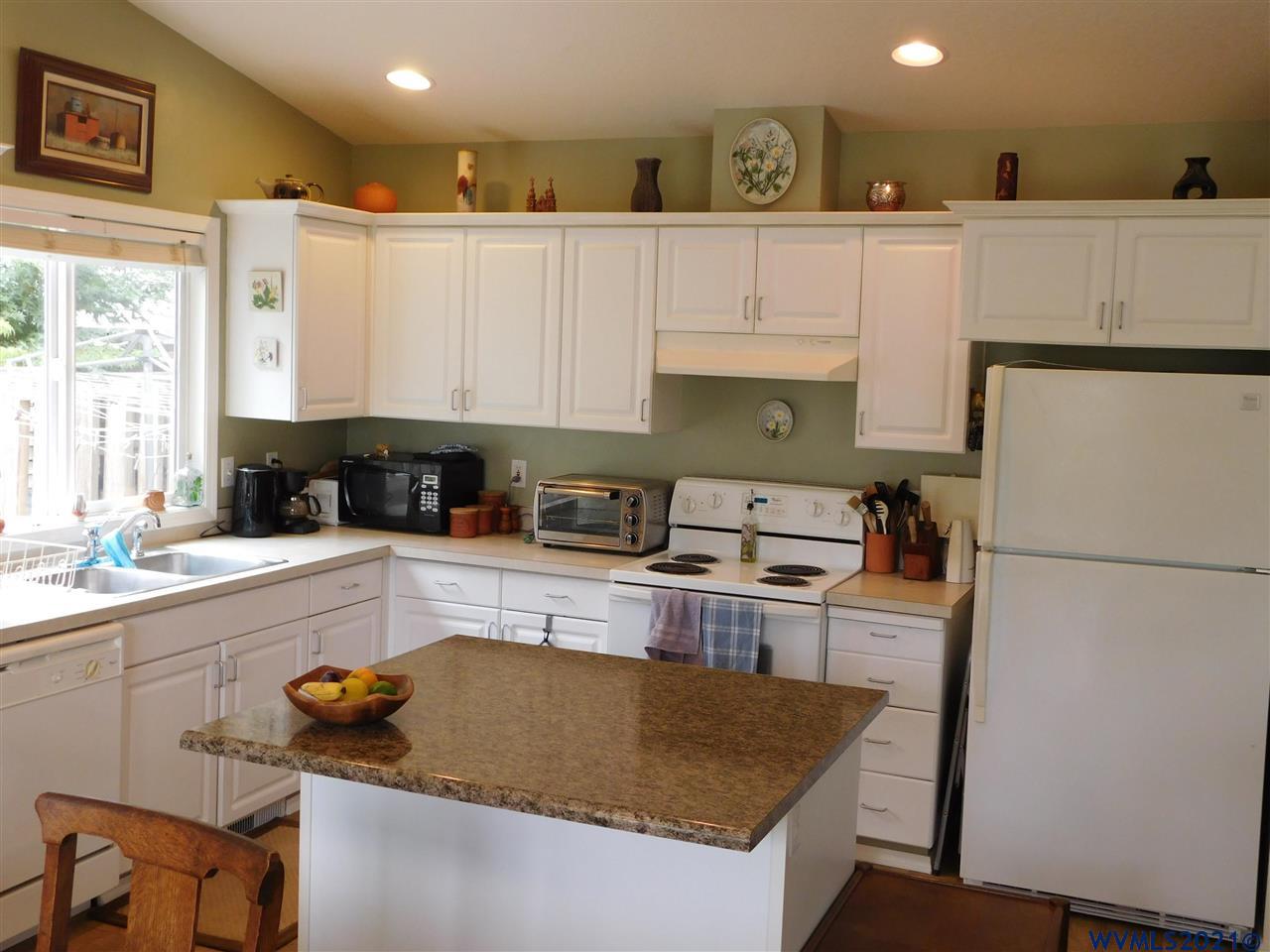 3113 SE Midvale Dr