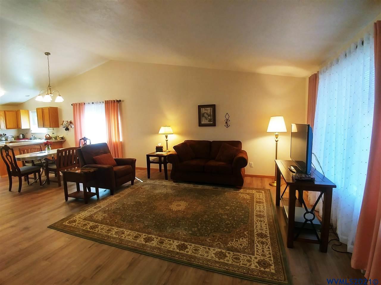 2224 Del Rio Av SE
