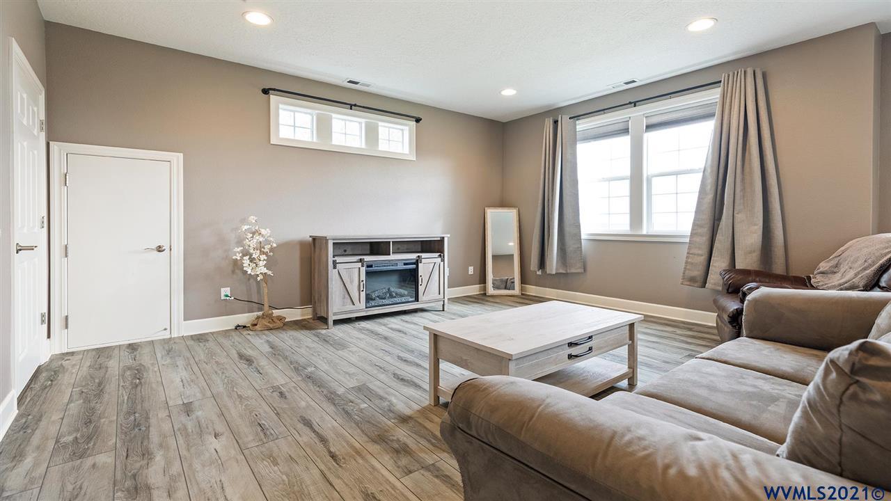 33948 Highway 99E