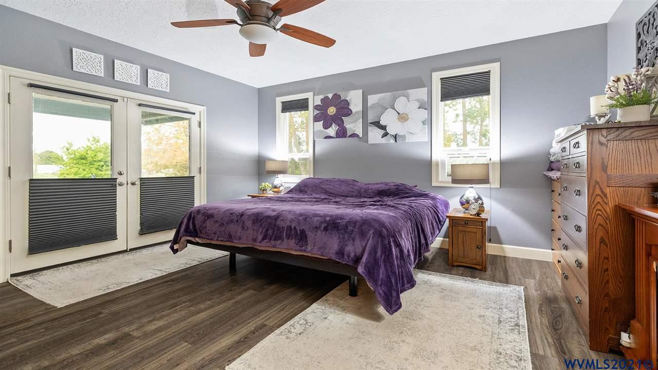 33948 Highway 99E