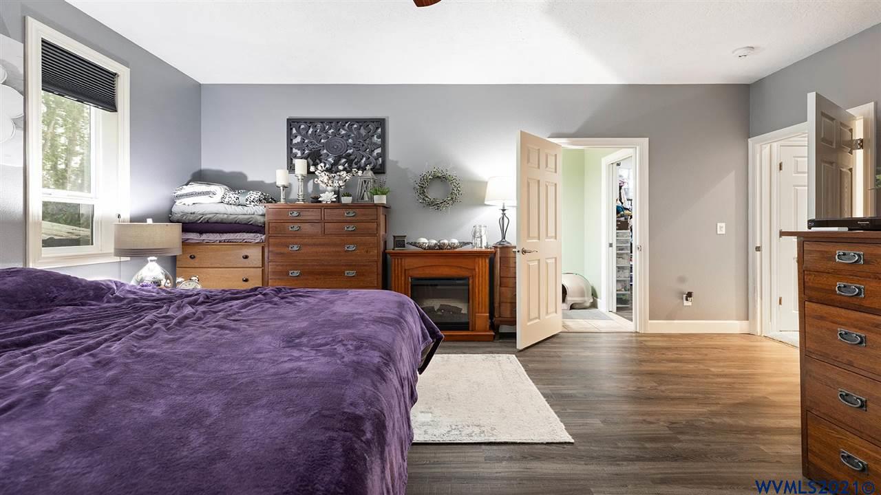 33948 Highway 99E