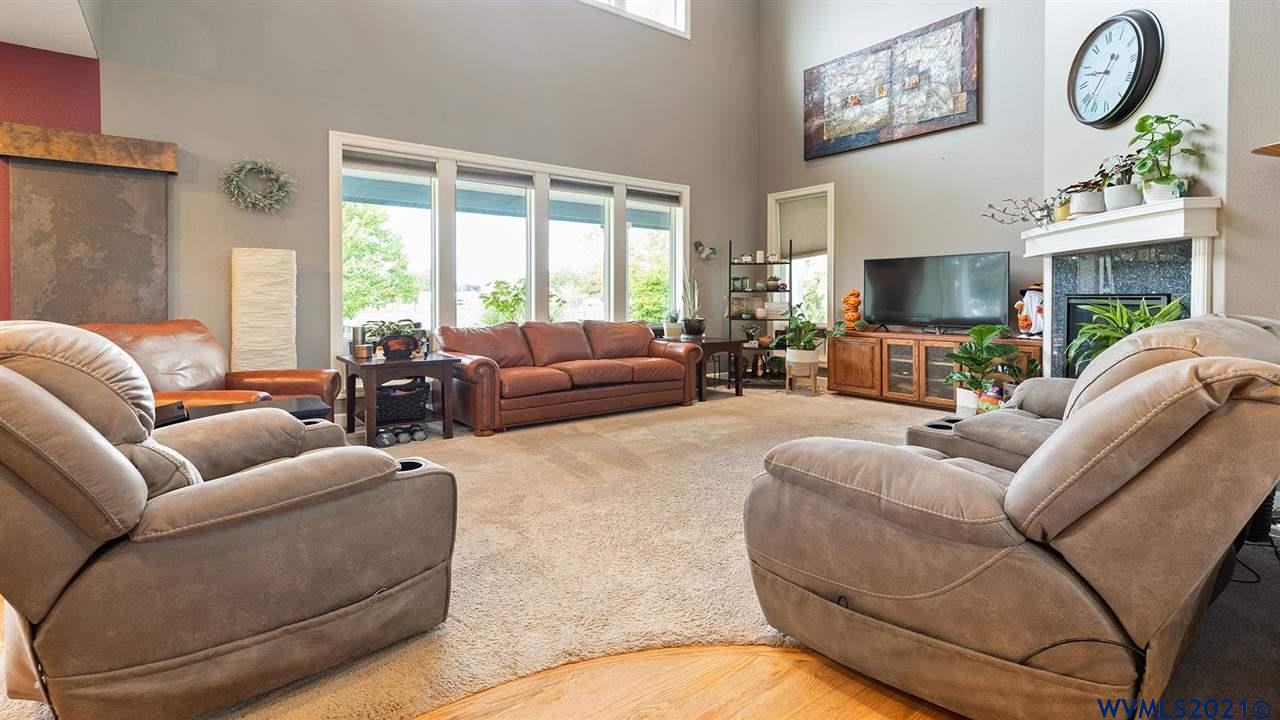 33948 Highway 99E