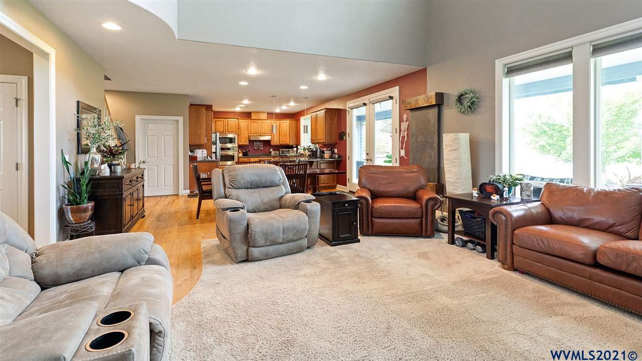 33948 Highway 99E
