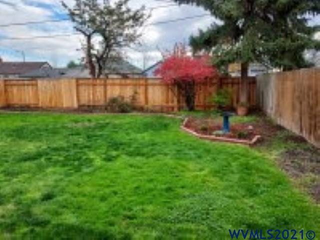 1090 14th Av SW
