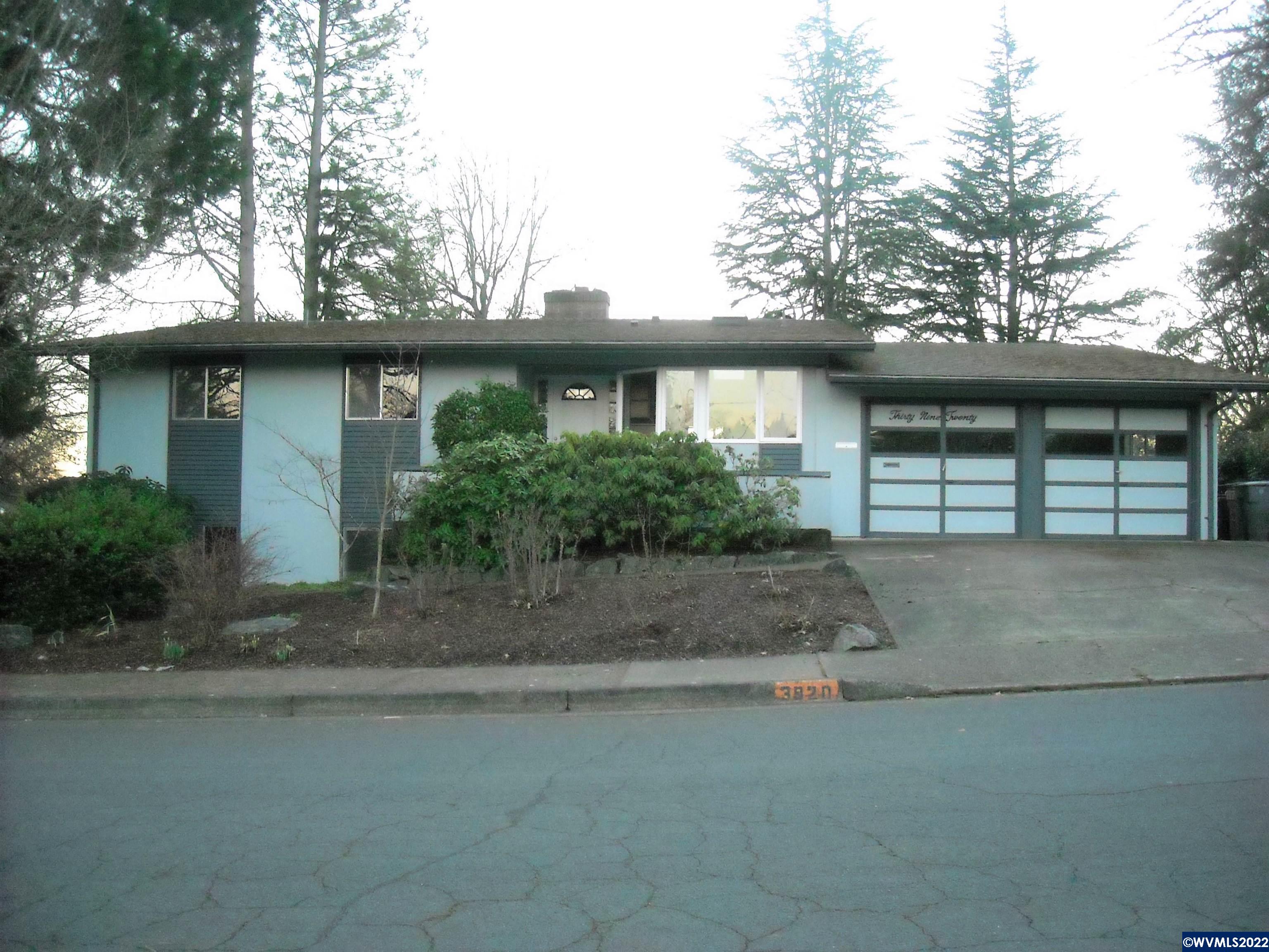 3920 NW Elizabeth Pl