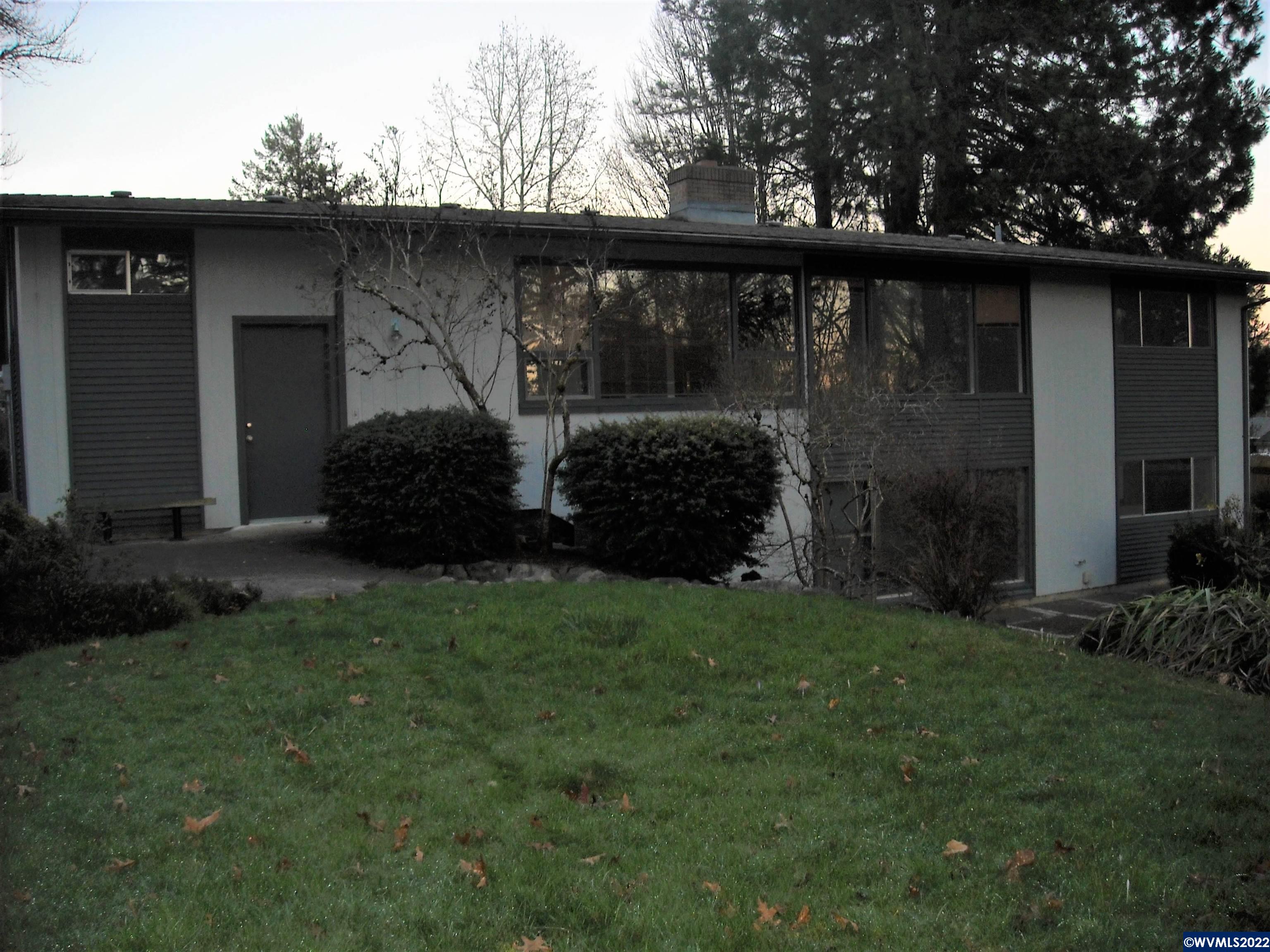 3920 NW Elizabeth Pl