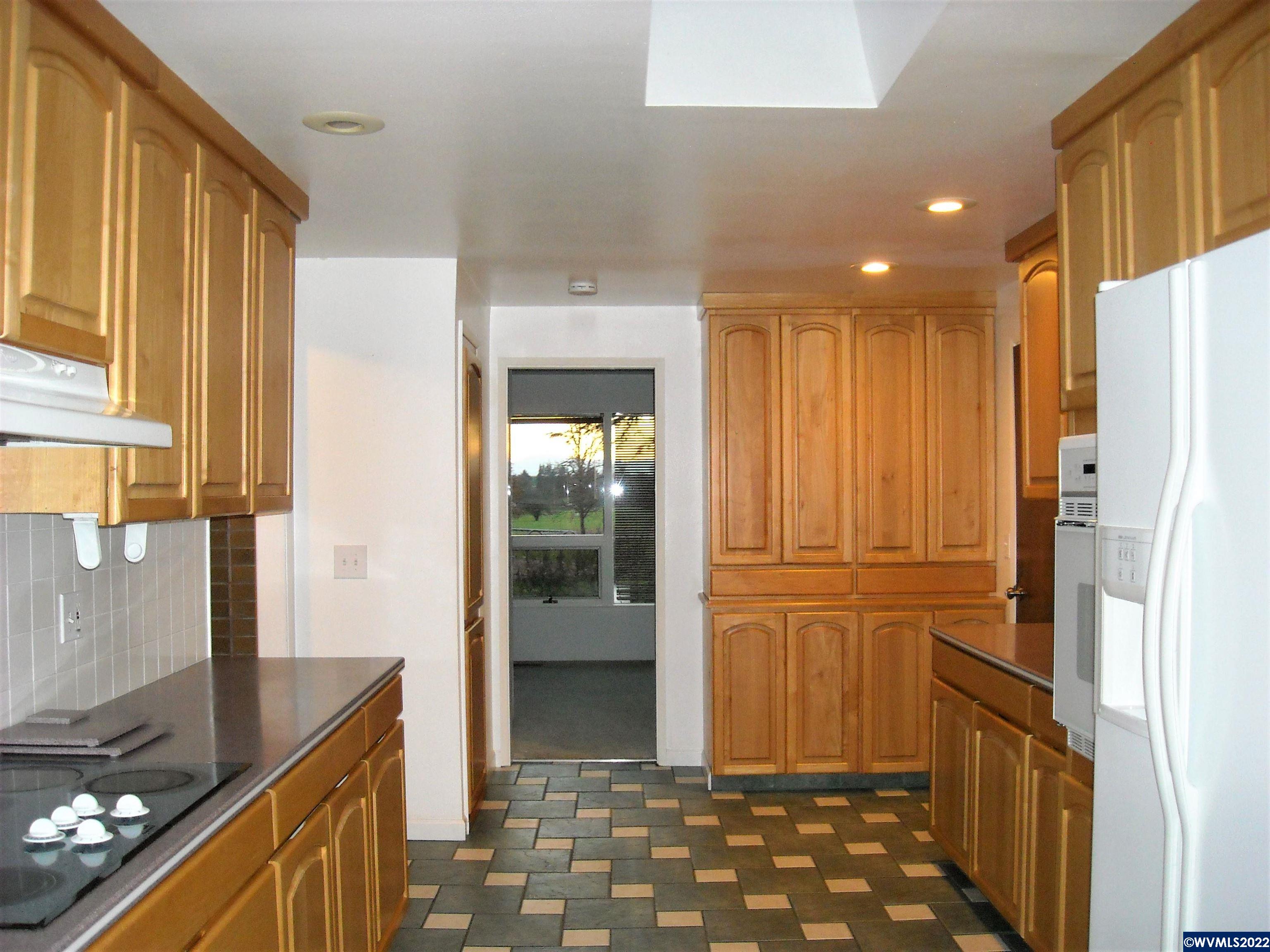 3920 NW Elizabeth Pl