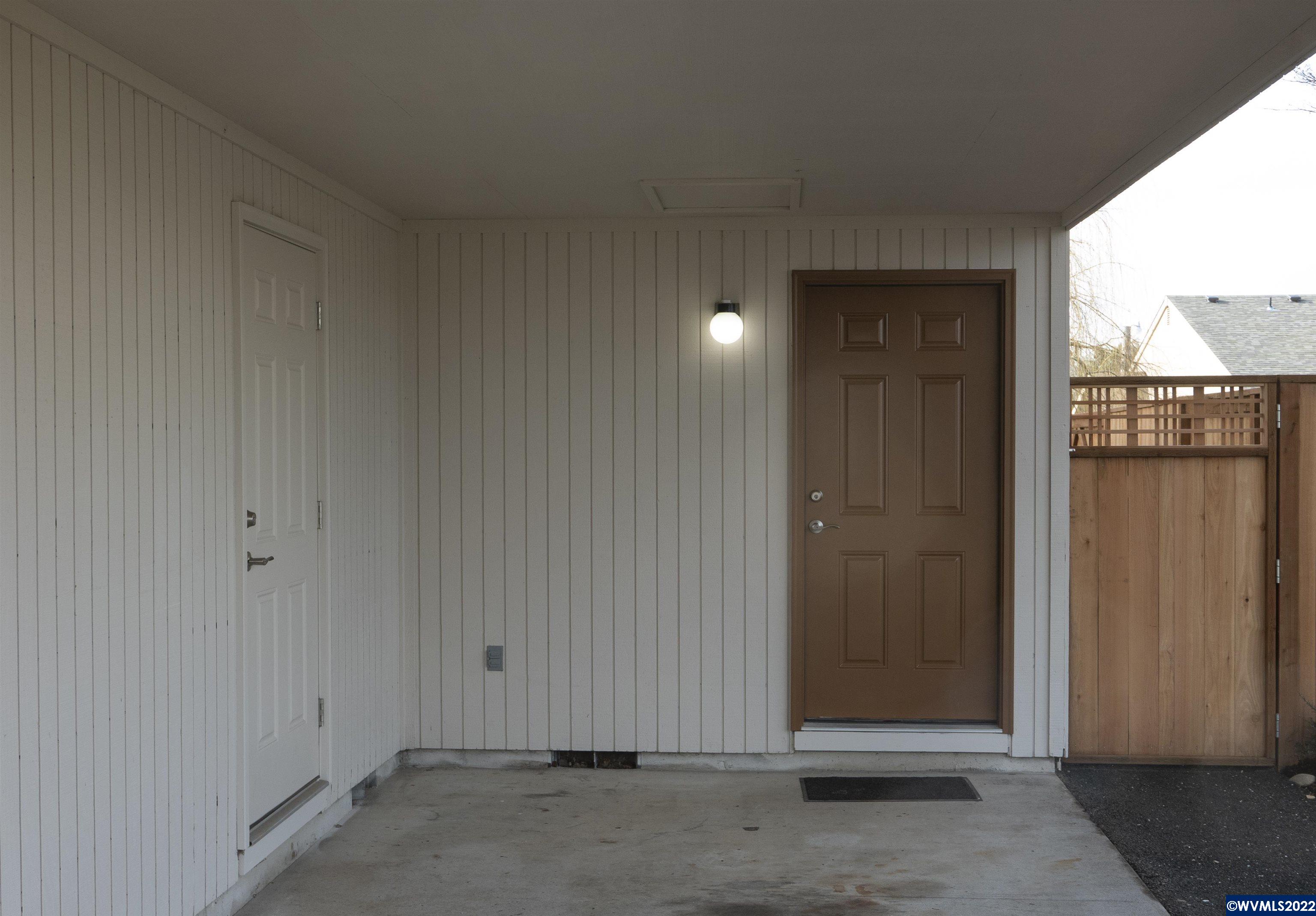 2772 SW Wake Robin Pl