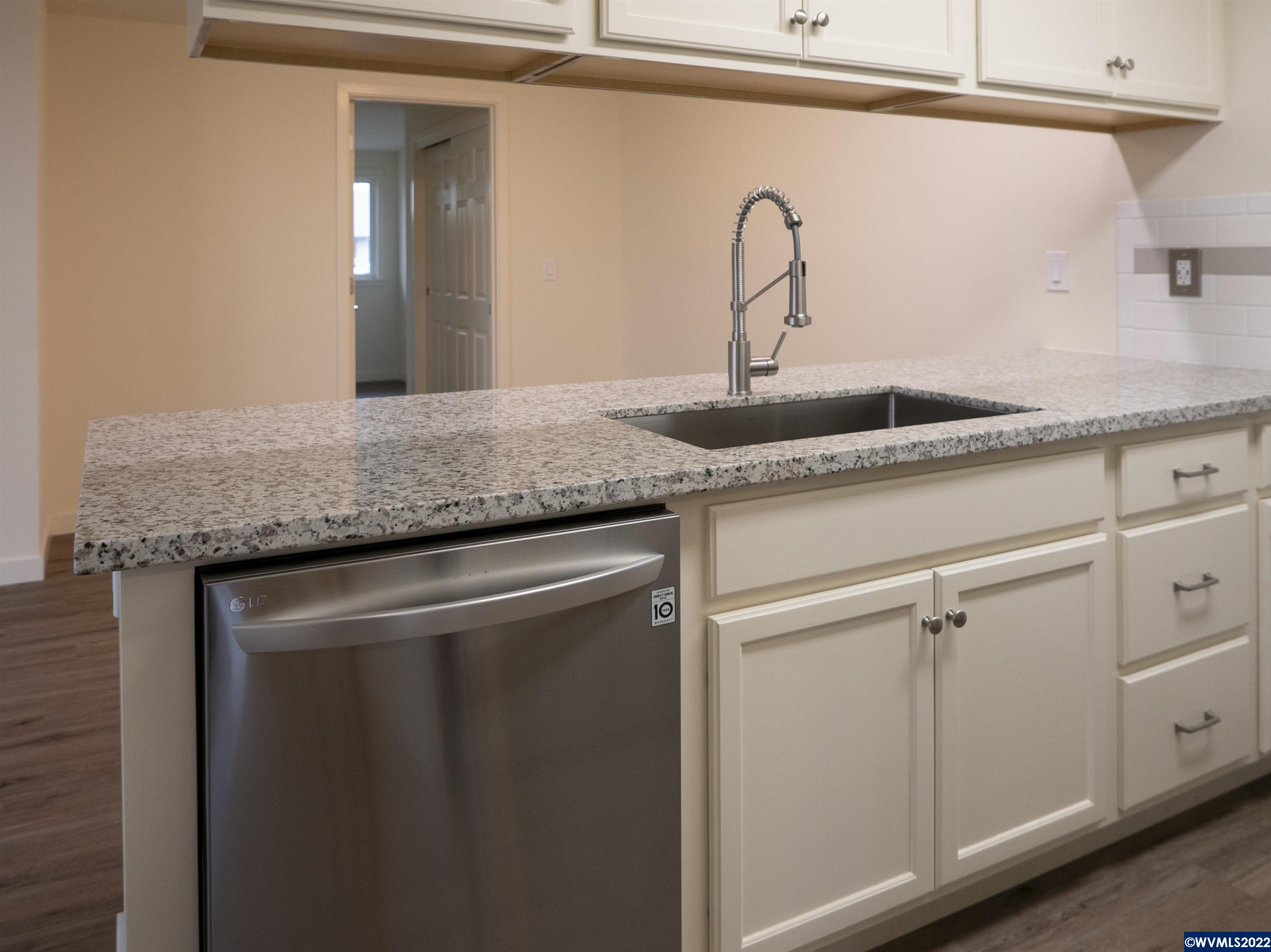 2772 SW Wake Robin Pl