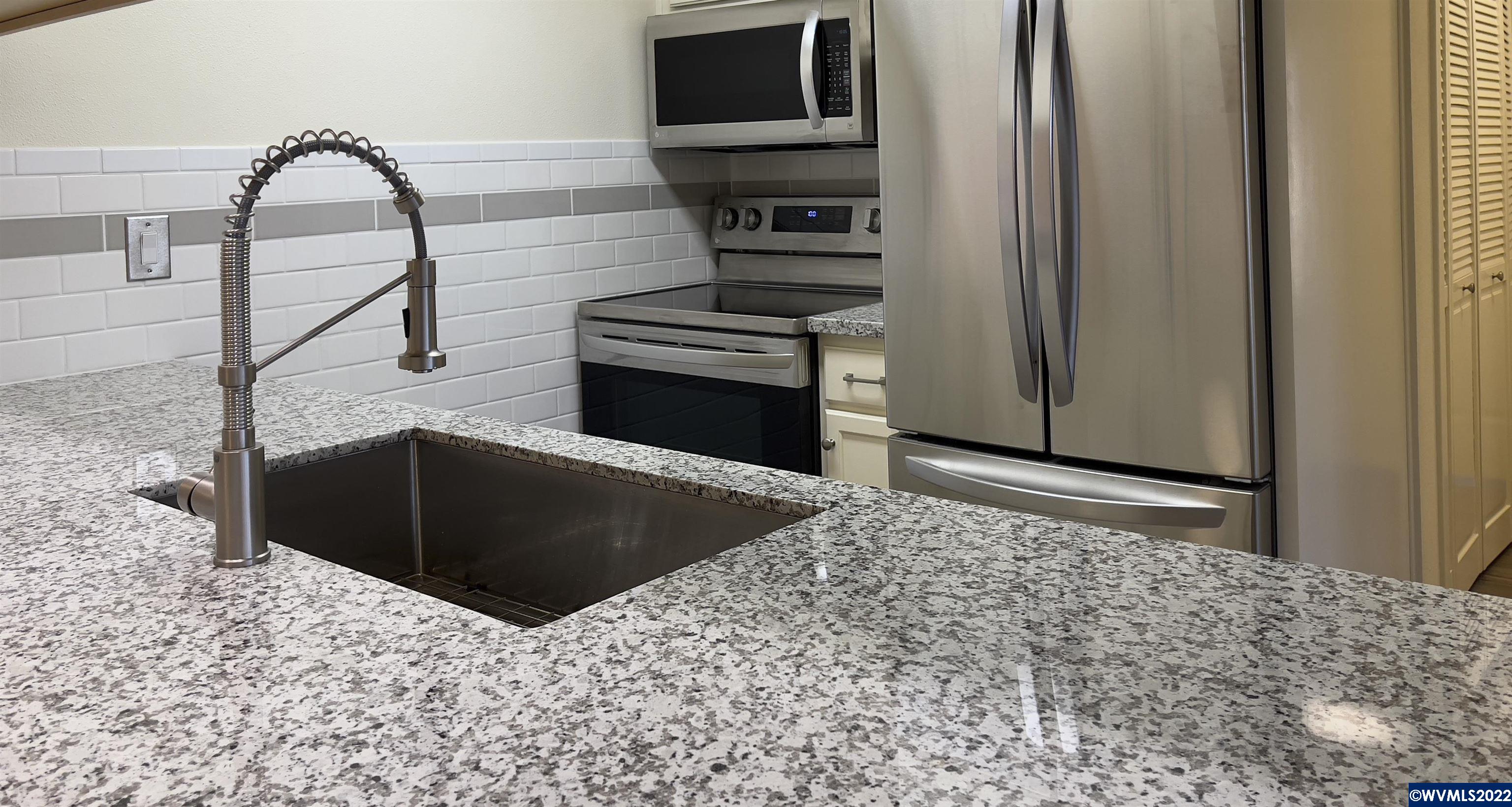 2772 SW Wake Robin Pl