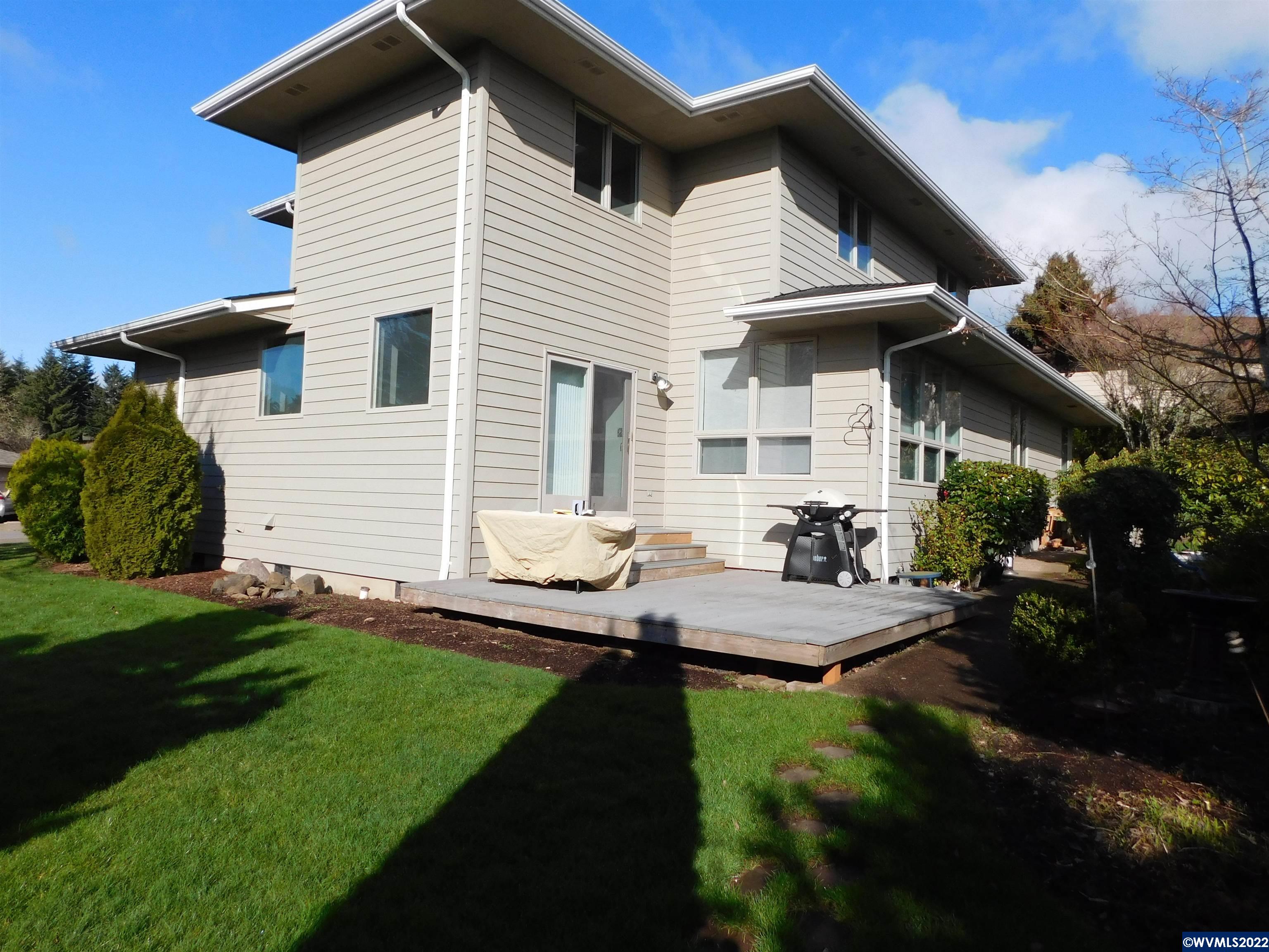 2537 NW Maser Dr
