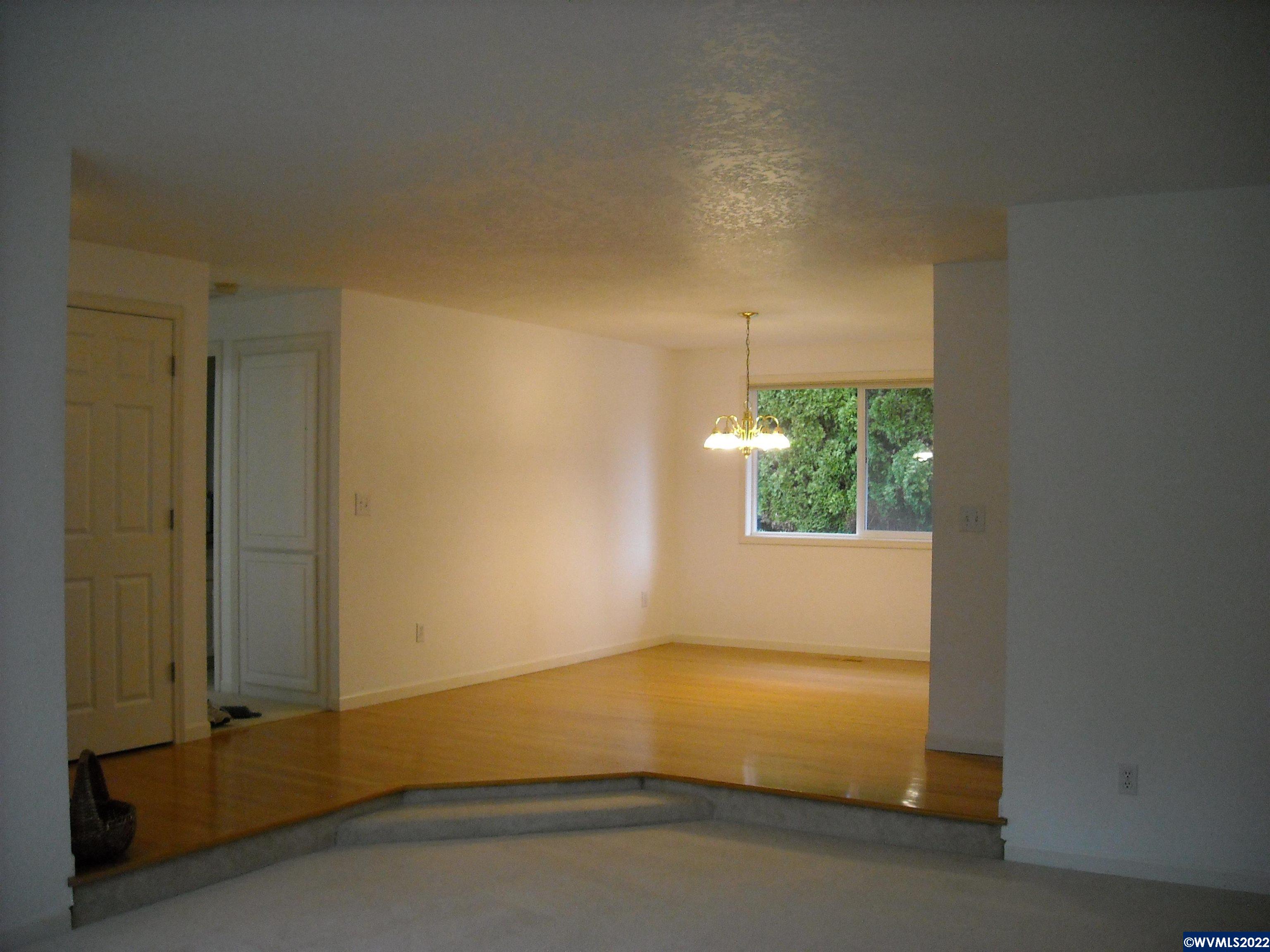 3059 NW Maxine Cir