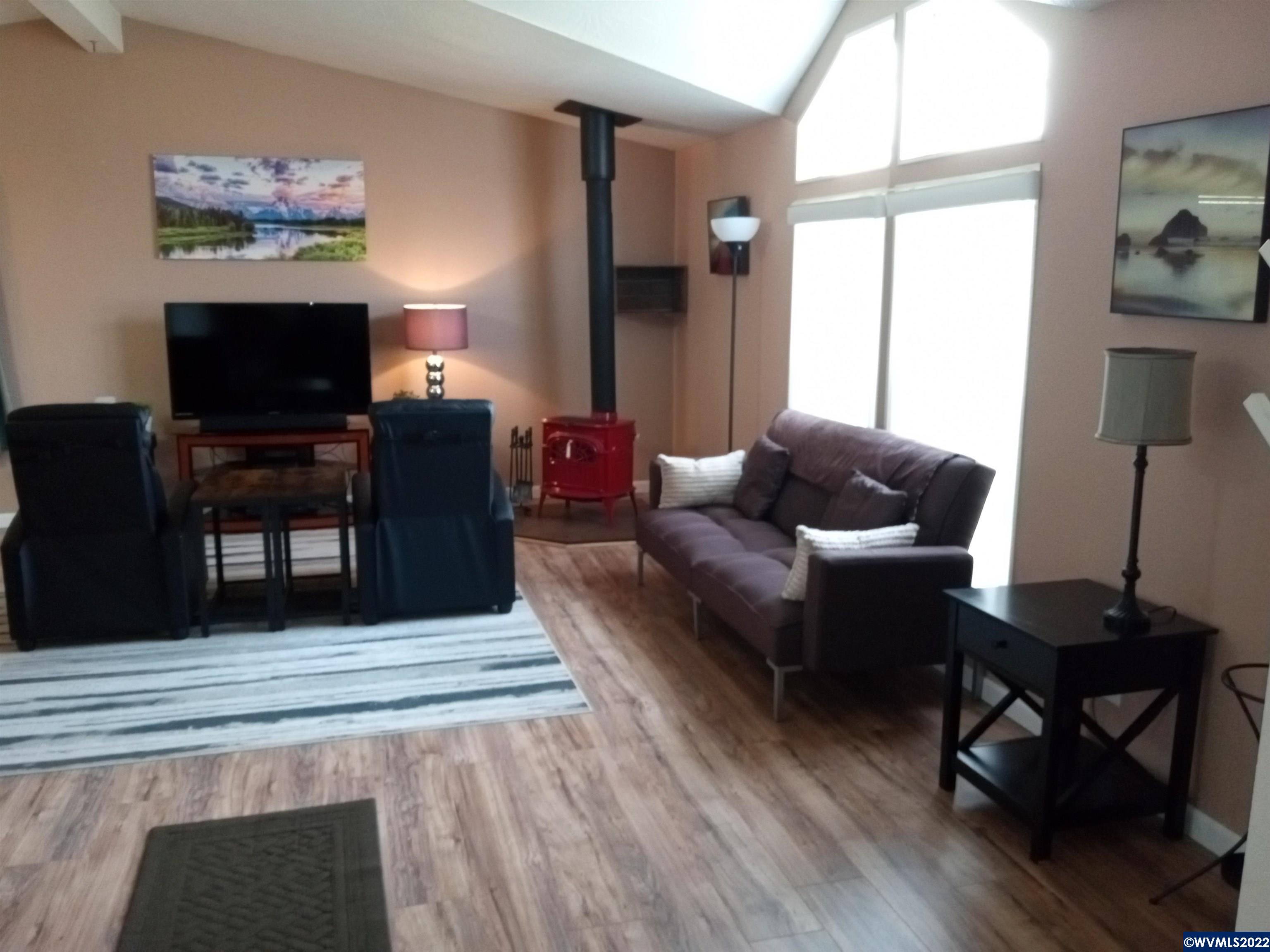 755 NE Circle (#26) Bl