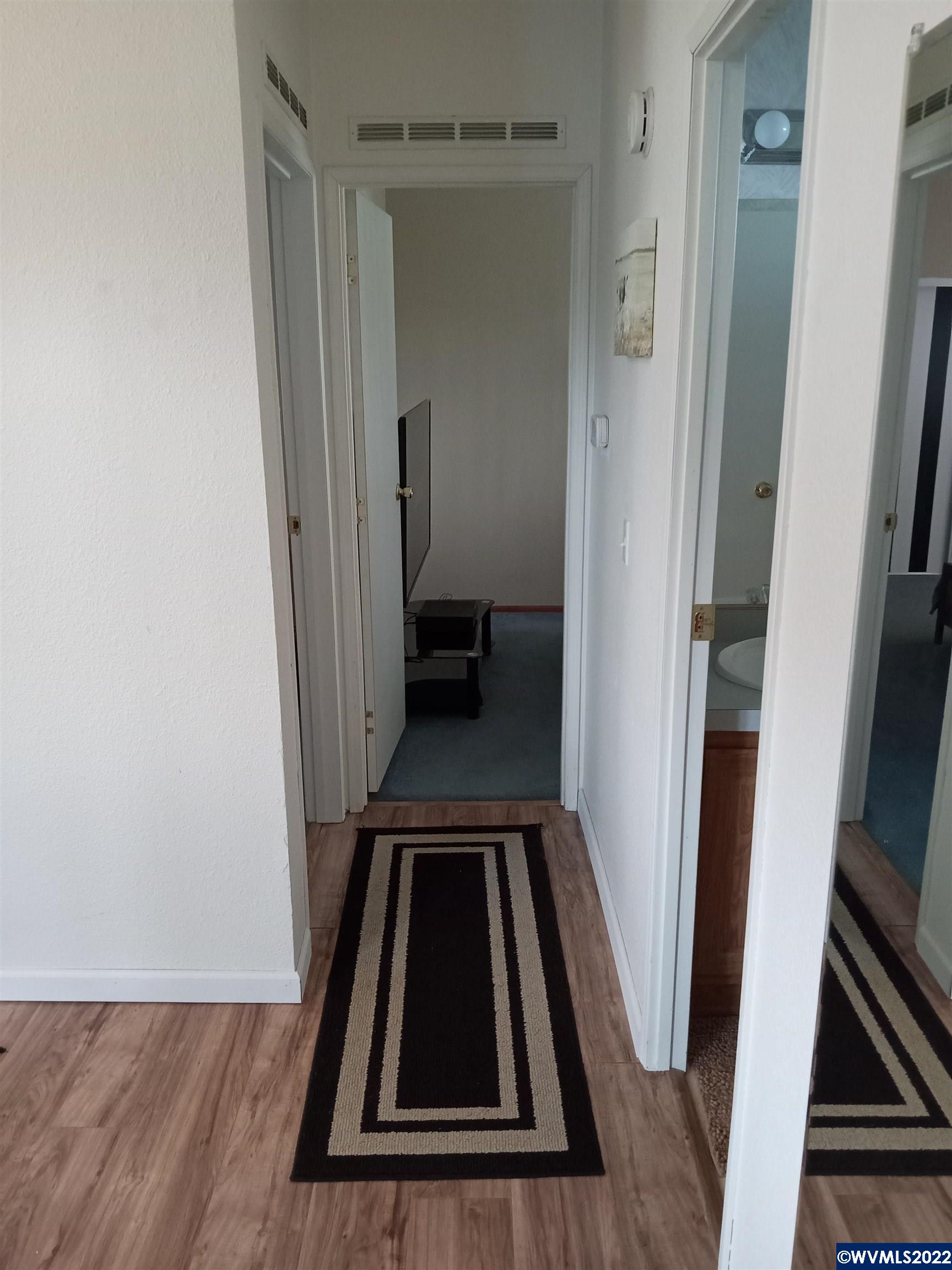 755 NE Circle (#26) Bl