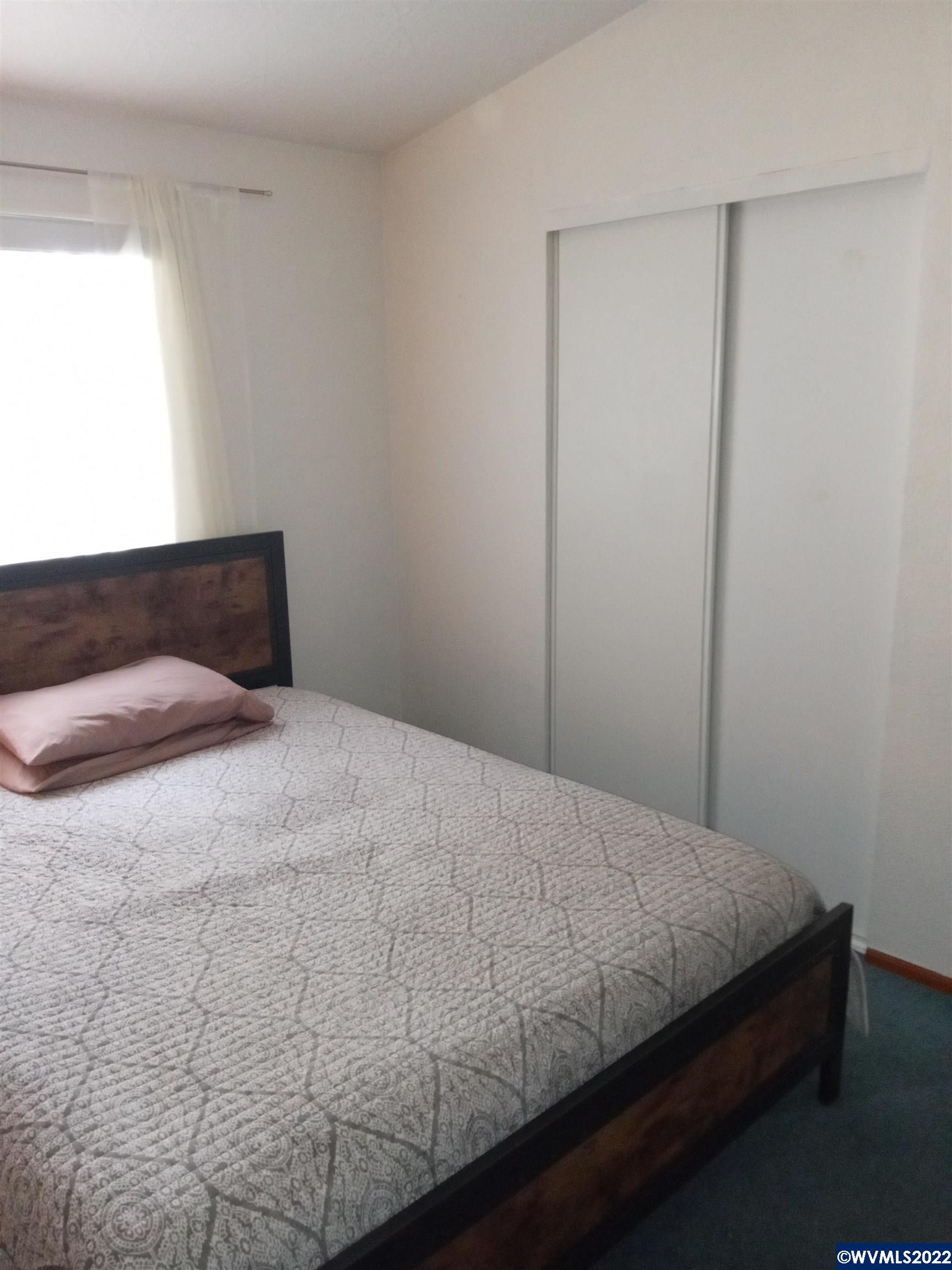 755 NE Circle (#26) Bl