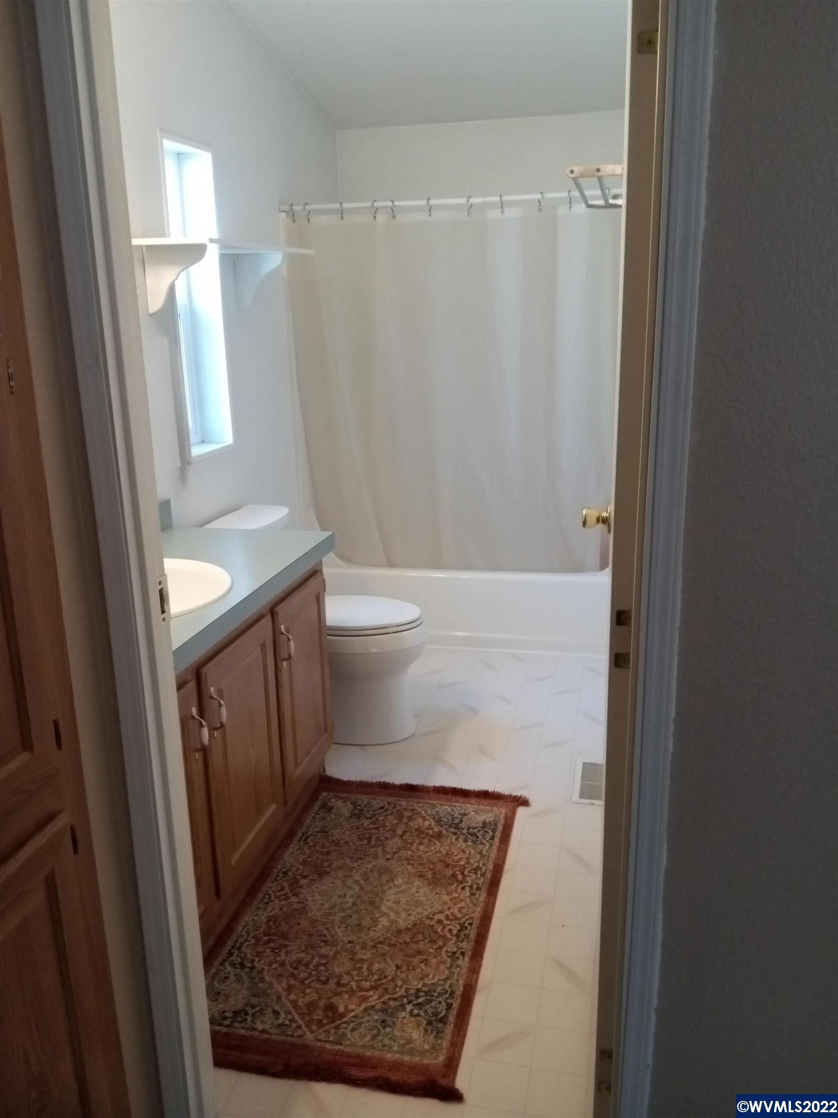 755 NE Circle (#26) Bl
