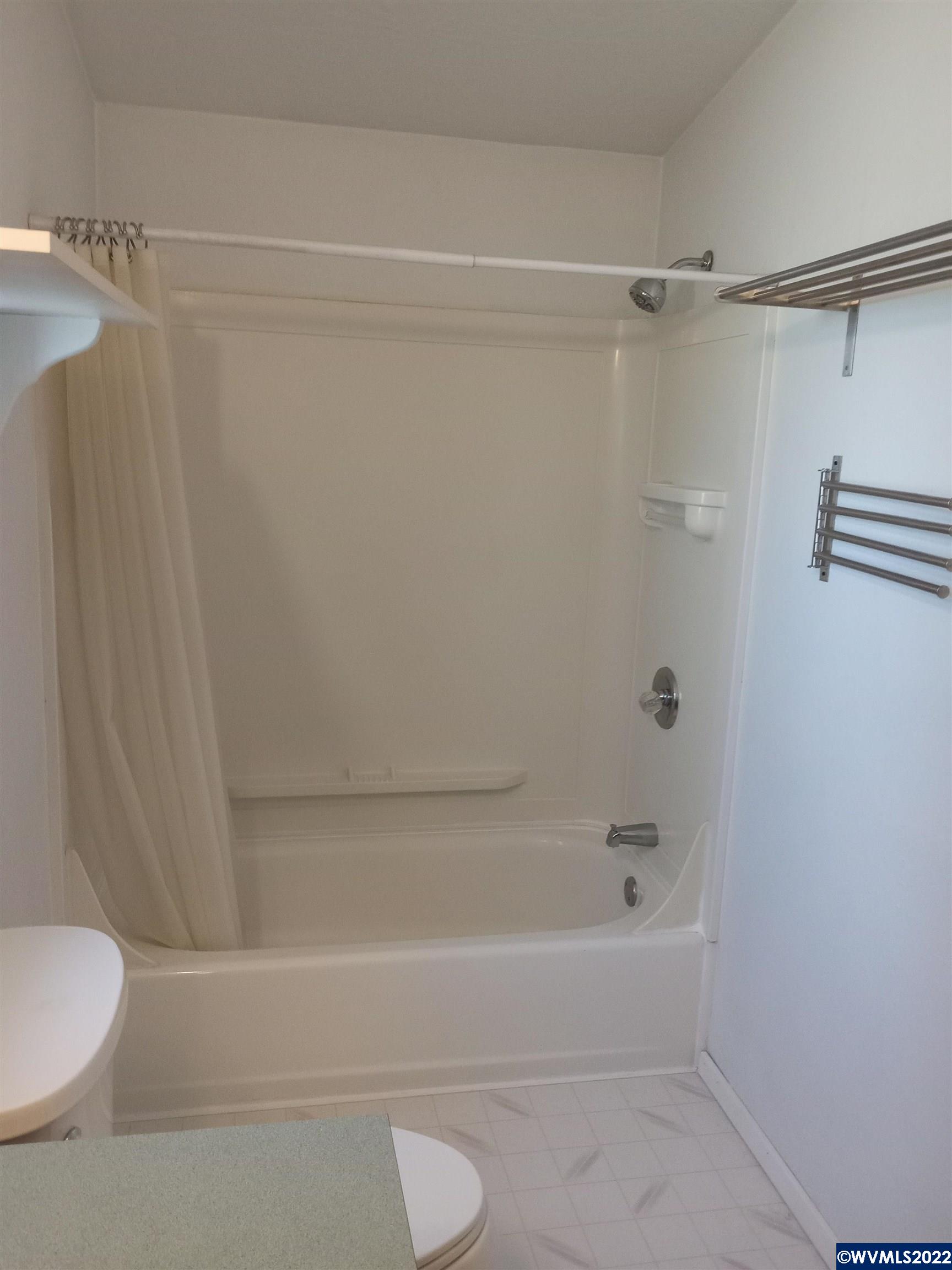 755 NE Circle (#26) Bl