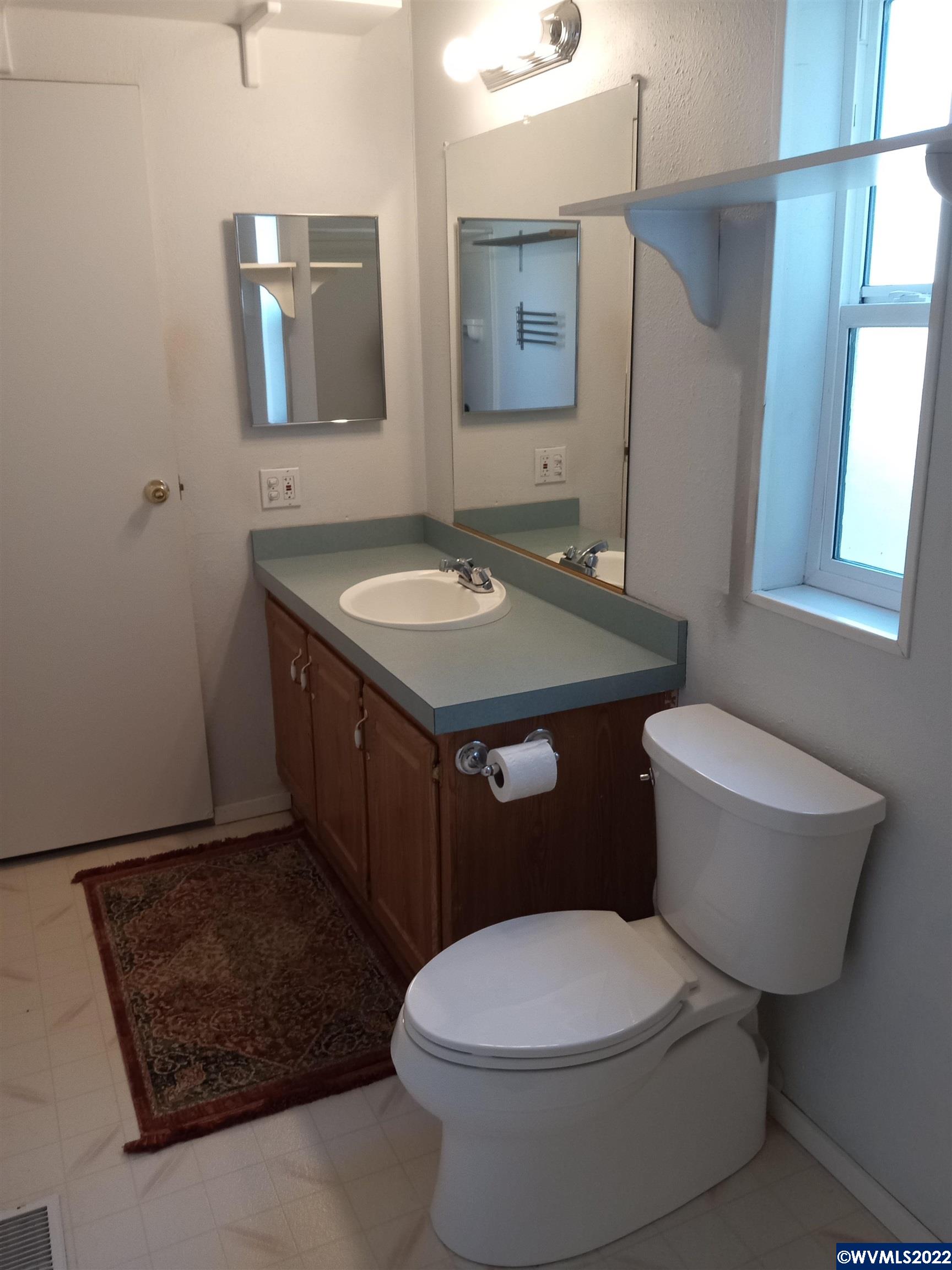 755 NE Circle (#26) Bl