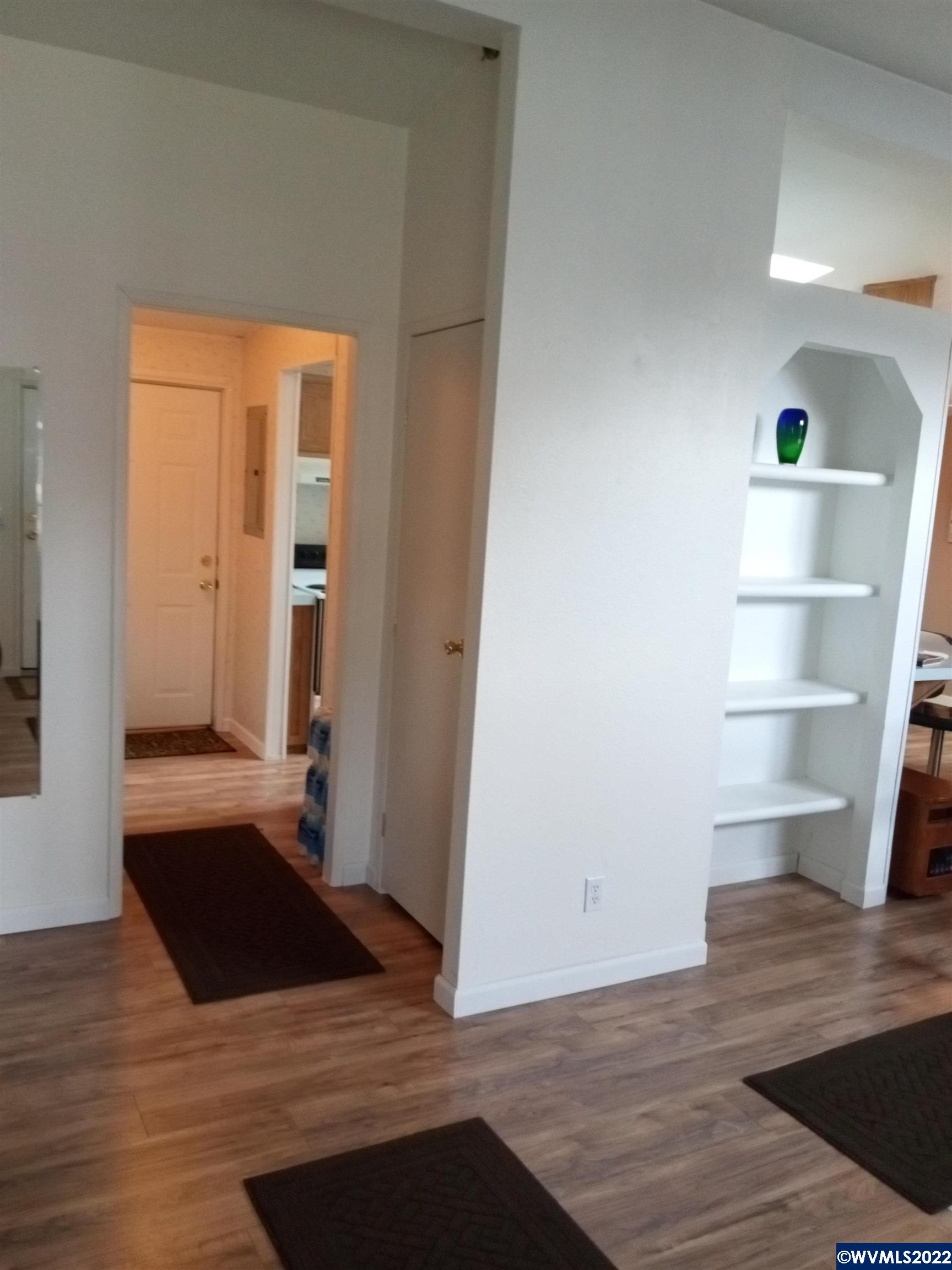 755 NE Circle (#26) Bl