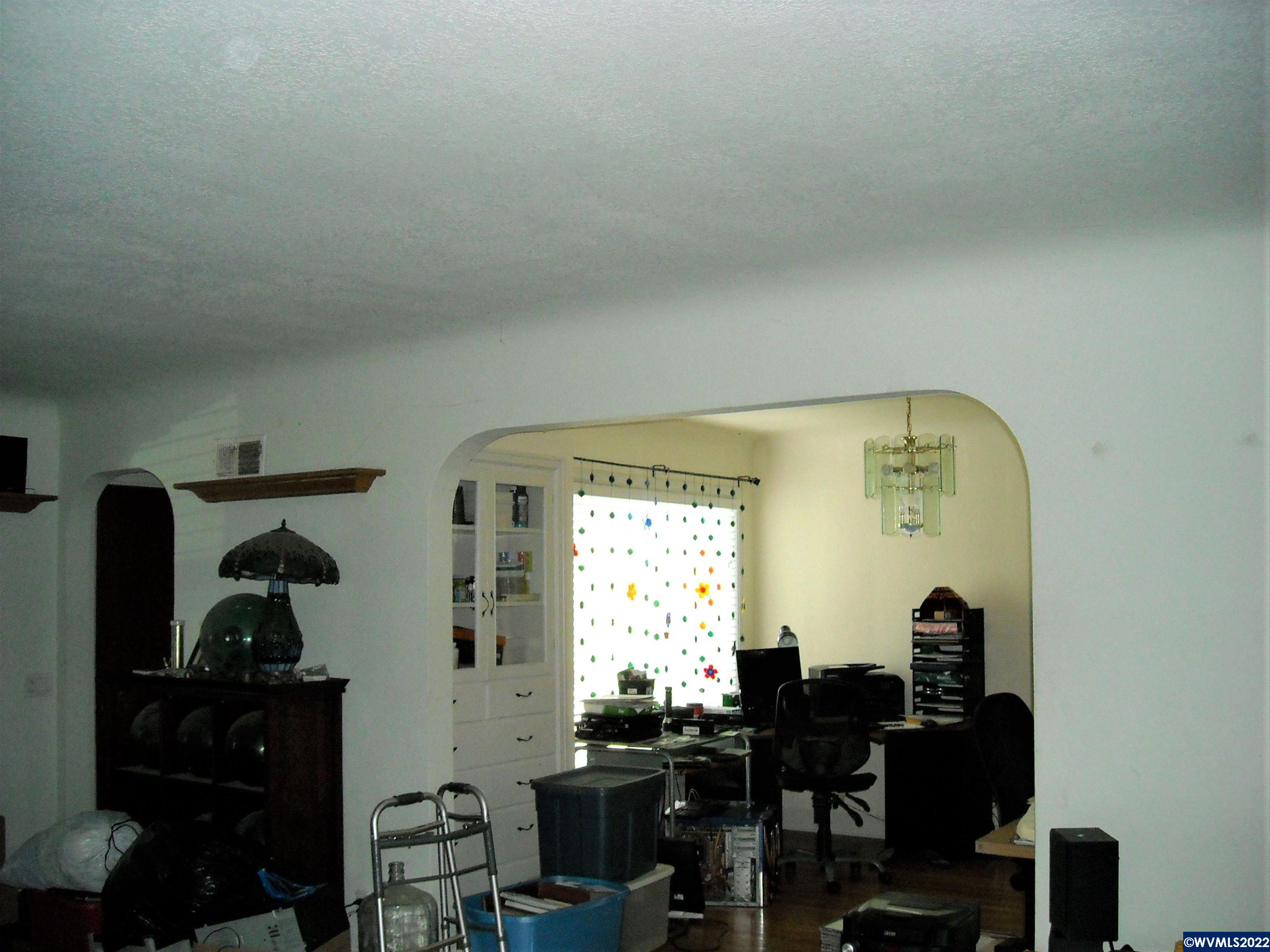 4025 NE Highway 20