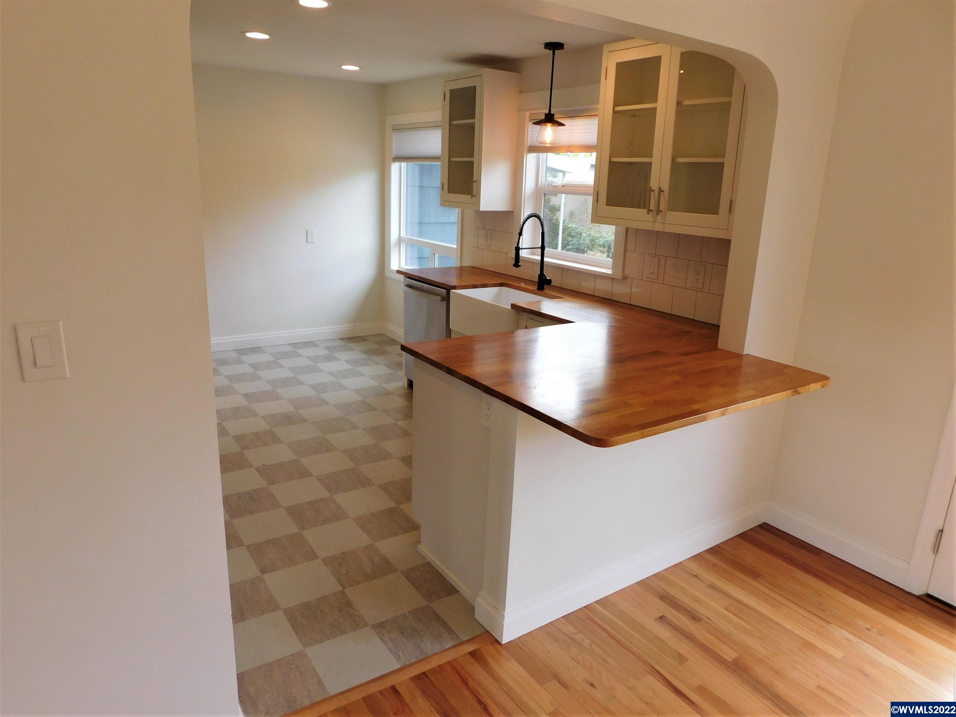 1130 NW 16th St