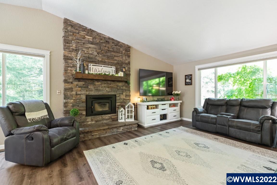 4988 Bramblewood Ln NW
