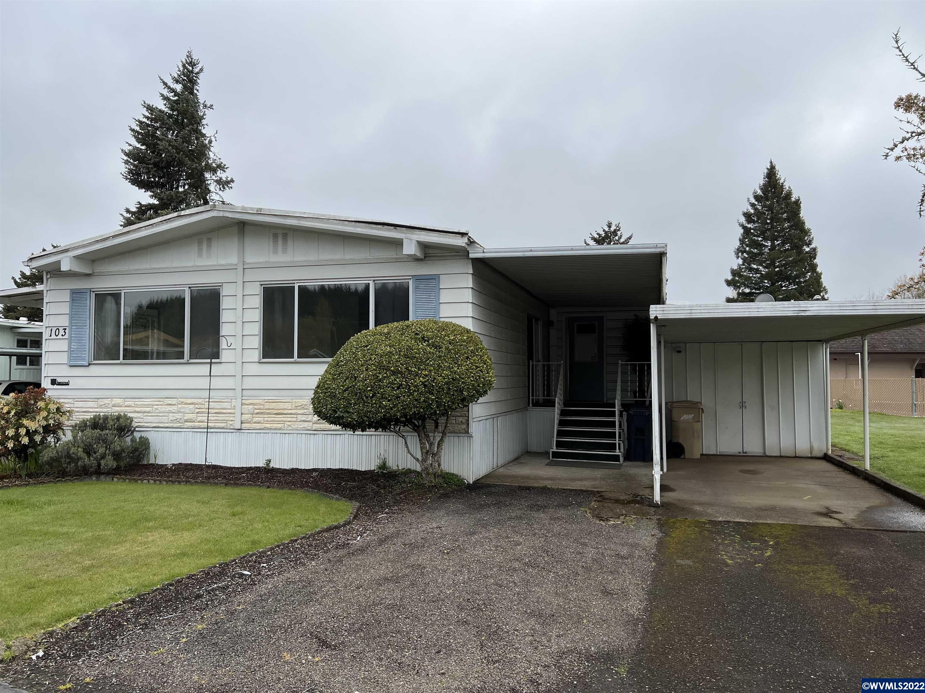 277 NE Conifer (#103) Bl